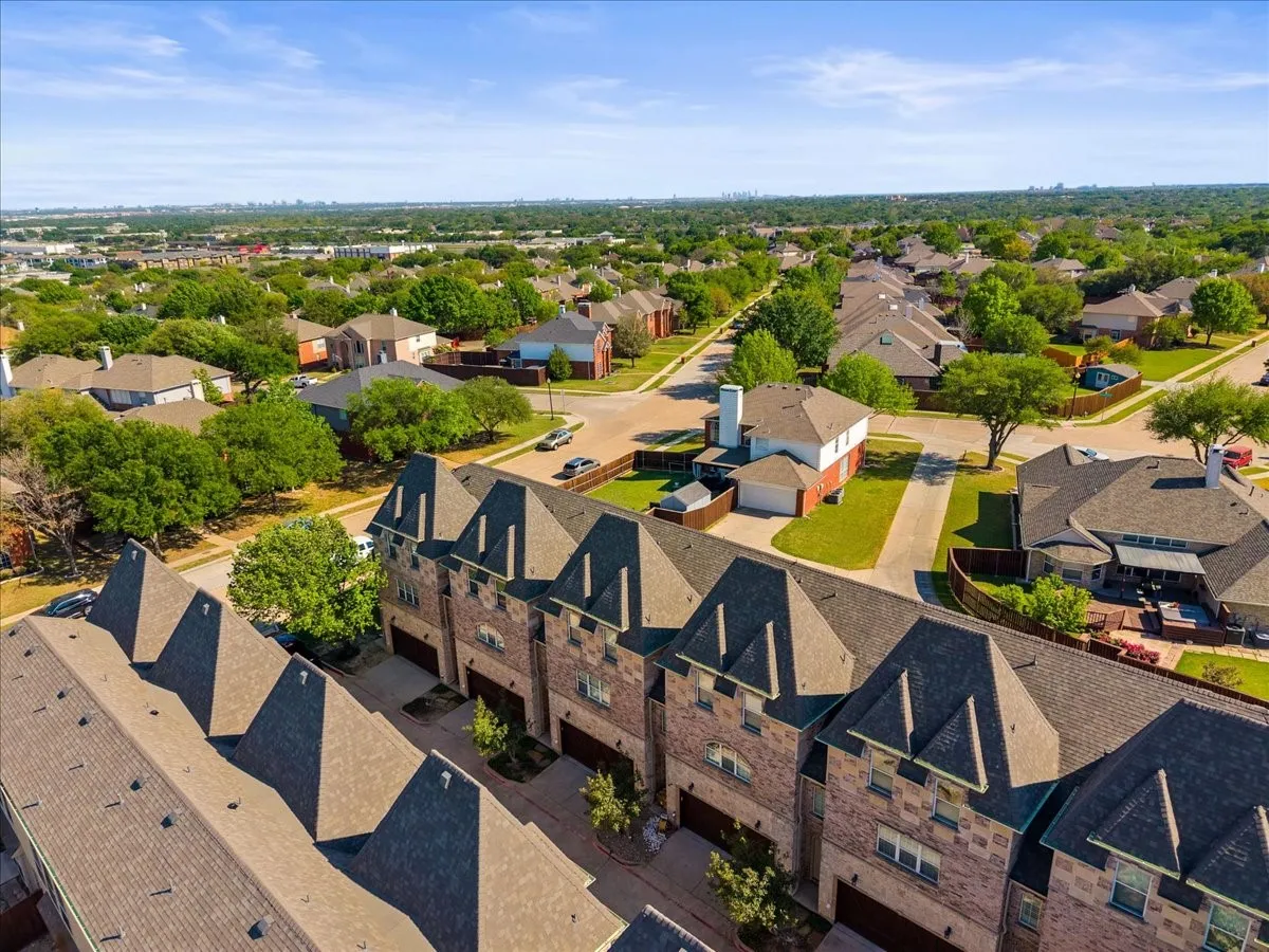 Condominium For Sale in Denton County , 2700 Club Ridge Drive 34, Lewisville, Texas 75067, 3 Bedroom, 4 Bathroom, 2 Garage spaces, 1,750 Sqft, built in 2008, Preowned, mls#21208942, Real Estate Agent in Lewisville, Homes For Sale in Denton county, Homes For Sale in Lewisville, Realtor in Lewisville Texas, Real Estate Brokerage Independent Realty Texas, Luminita Cordes Realtor