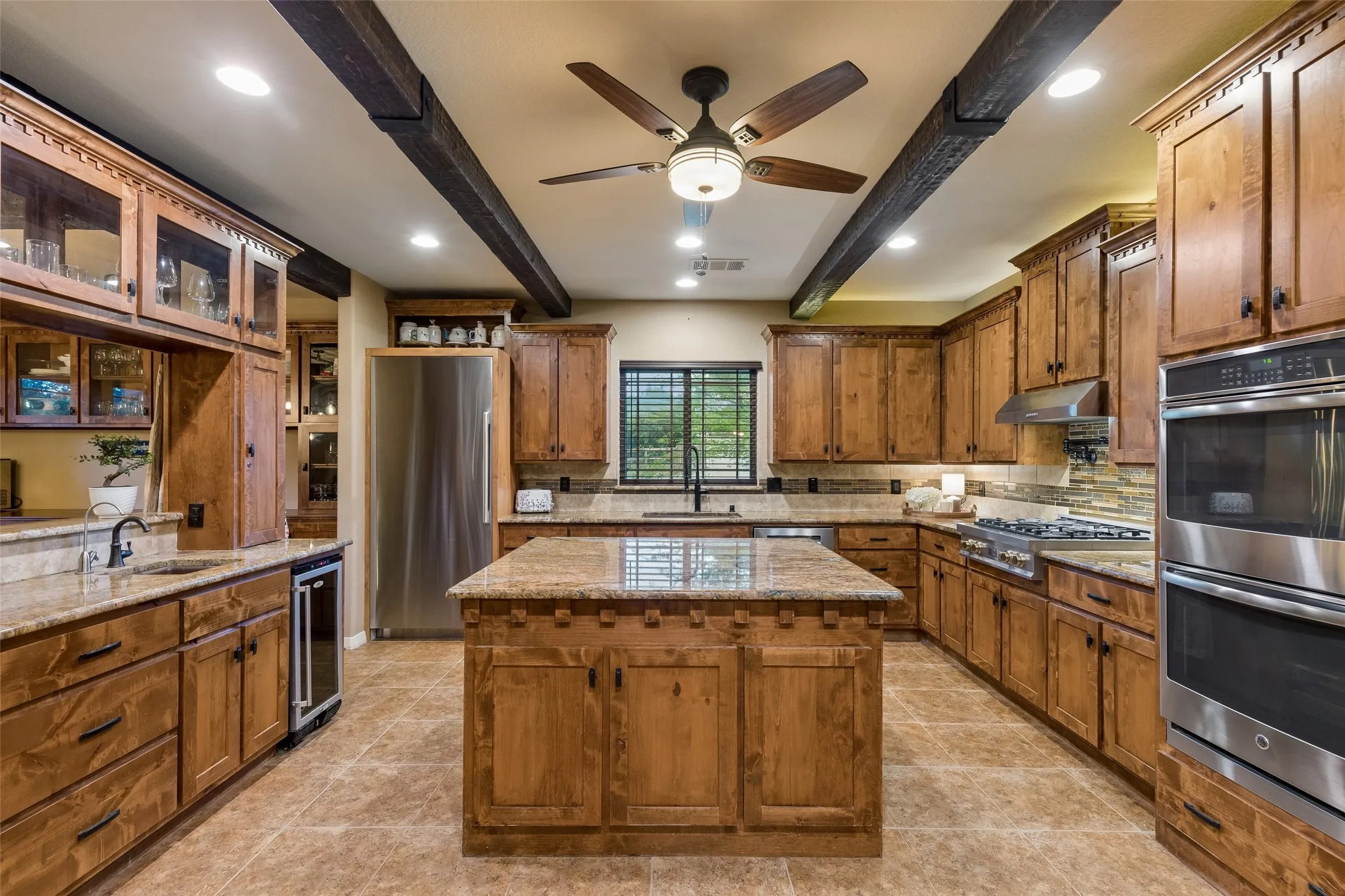 Single Family Residence For Sale in Denton County , 1402 Lakeview Boulevard, Denton, Texas 76208, 4 Bedroom, 4 Bathroom, 3 Garage spaces, 4,589 Sqft, built in 2013, Preowned, mls#21230960, Real Estate Agent in Denton, Homes For Sale in Denton county, Homes For Sale in Denton, Realtor in Denton Texas, Real Estate Brokerage Independent Realty Texas, Luminita Cordes Realtor