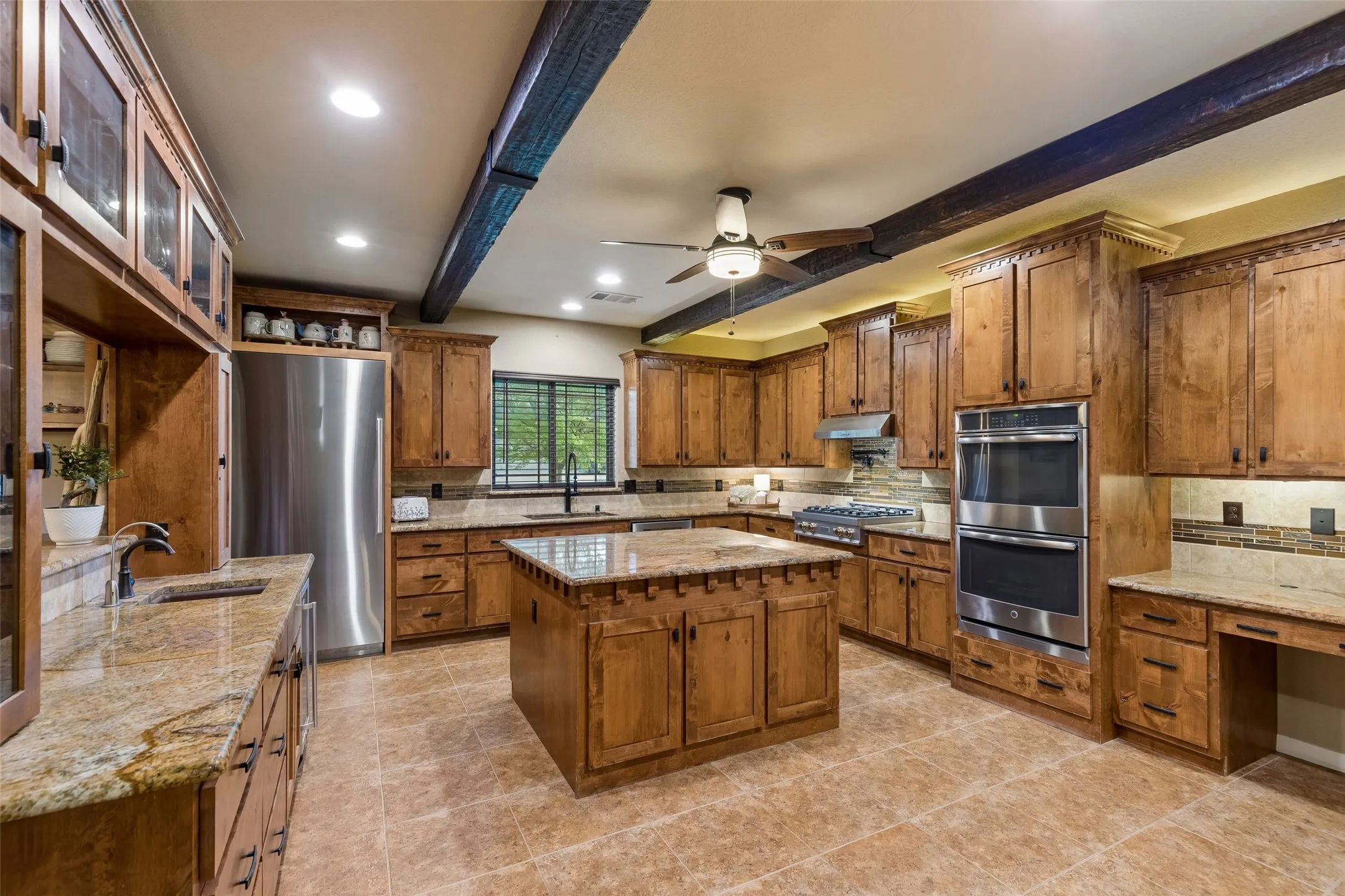 Single Family Residence For Sale in Denton County , 1402 Lakeview Boulevard, Denton, Texas 76208, 4 Bedroom, 4 Bathroom, 3 Garage spaces, 4,589 Sqft, built in 2013, Preowned, mls#21230960, Real Estate Agent in Denton, Homes For Sale in Denton county, Homes For Sale in Denton, Realtor in Denton Texas, Real Estate Brokerage Independent Realty Texas, Luminita Cordes Realtor