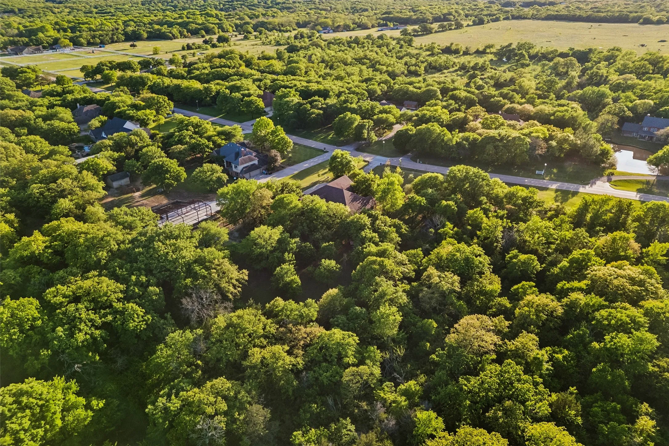 Single Family Residence For Sale in Denton County , 1402 Lakeview Boulevard, Denton, Texas 76208, 4 Bedroom, 4 Bathroom, 3 Garage spaces, 4,589 Sqft, built in 2013, Preowned, mls#21230960, Real Estate Agent in Denton, Homes For Sale in Denton county, Homes For Sale in Denton, Realtor in Denton Texas, Real Estate Brokerage Independent Realty Texas, Luminita Cordes Realtor