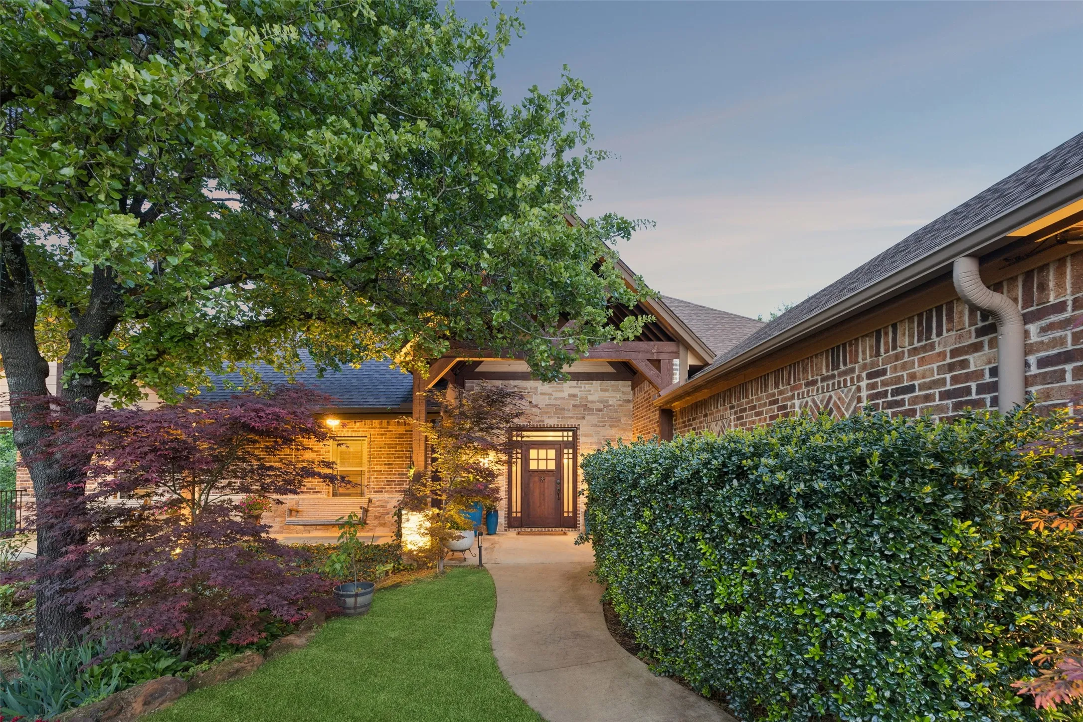 Single Family Residence For Sale in Denton County , 1402 Lakeview Boulevard, Denton, Texas 76208, 4 Bedroom, 4 Bathroom, 3 Garage spaces, 4,589 Sqft, built in 2013, Preowned, mls#21230960, Real Estate Agent in Denton, Homes For Sale in Denton county, Homes For Sale in Denton, Realtor in Denton Texas, Real Estate Brokerage Independent Realty Texas, Luminita Cordes Realtor
