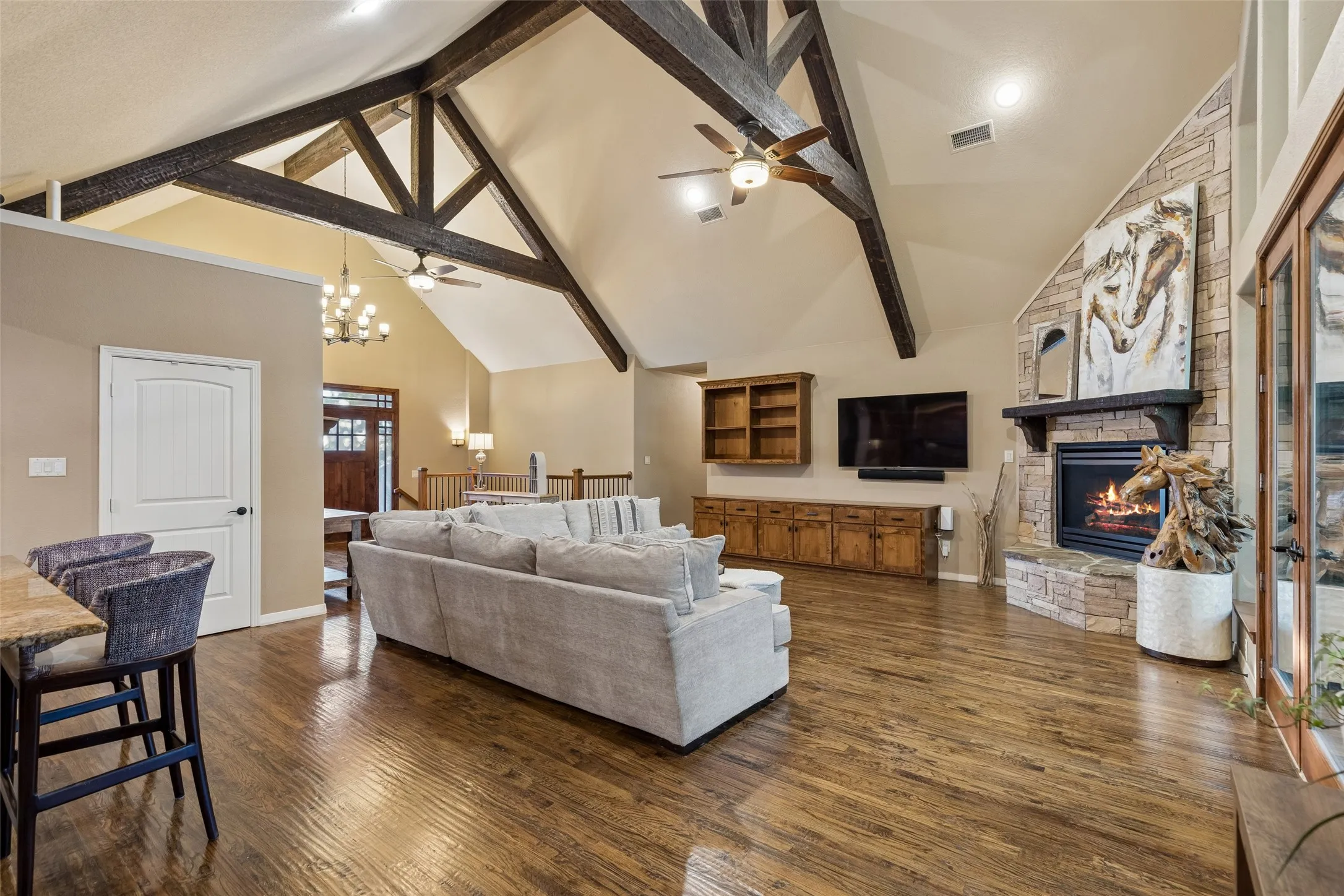 Single Family Residence For Sale in Denton County , 1402 Lakeview Boulevard, Denton, Texas 76208, 4 Bedroom, 4 Bathroom, 3 Garage spaces, 4,589 Sqft, built in 2013, Preowned, mls#21230960, Real Estate Agent in Denton, Homes For Sale in Denton county, Homes For Sale in Denton, Realtor in Denton Texas, Real Estate Brokerage Independent Realty Texas, Luminita Cordes Realtor