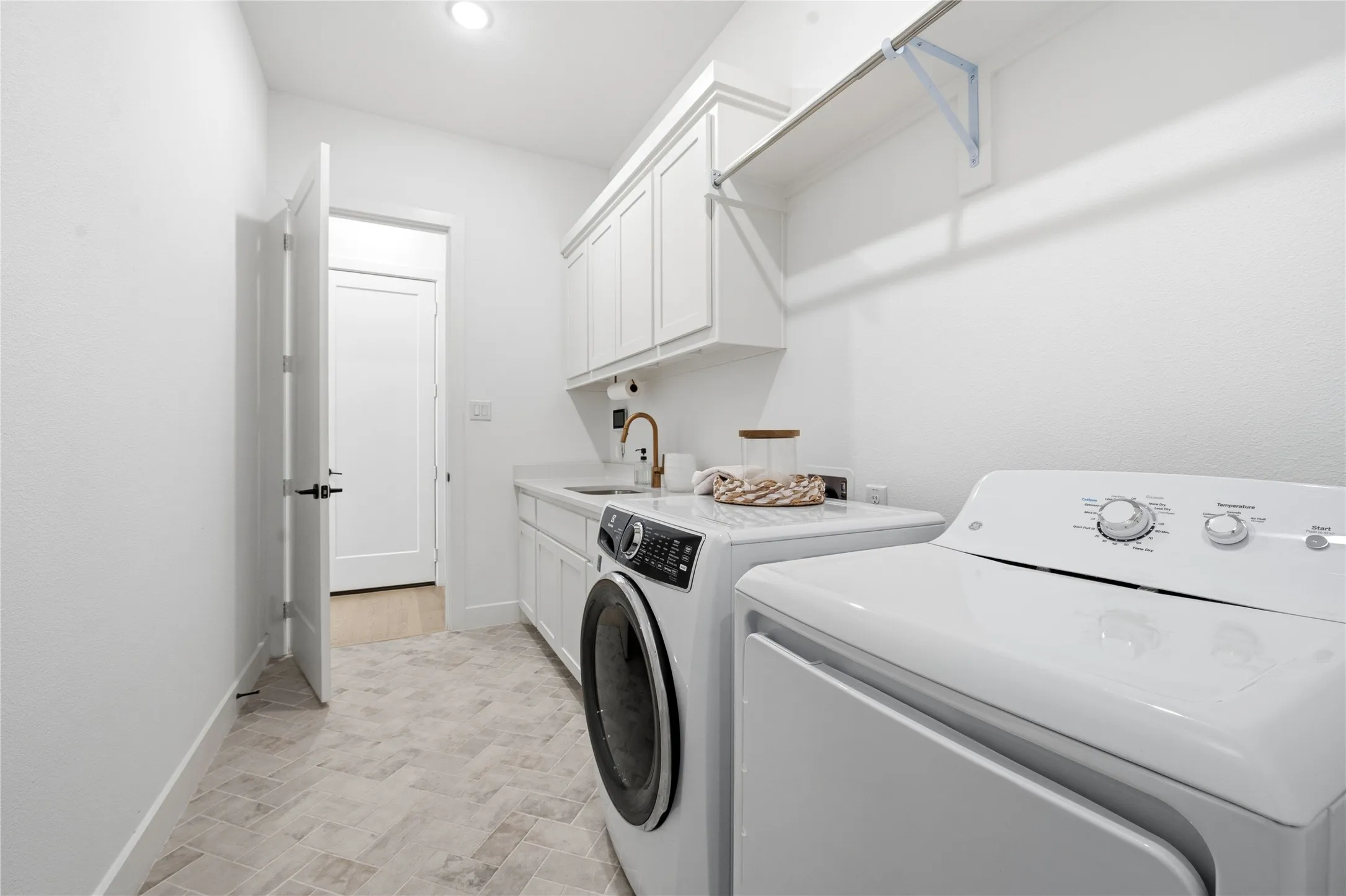 Single Family Residence For Sale in Collin County , 2912 Citation Road, Celina, Texas 75009, 5 Bedroom, 6 Bathroom, 3 Garage spaces, 4,358 Sqft, built in 2022, Preowned, mls#21232495, Real Estate Agent in Celina, Homes For Sale in Collin county, Homes For Sale in Celina, Realtor in Celina Texas, Real Estate Brokerage Independent Realty Texas, Luminita Cordes Realtor