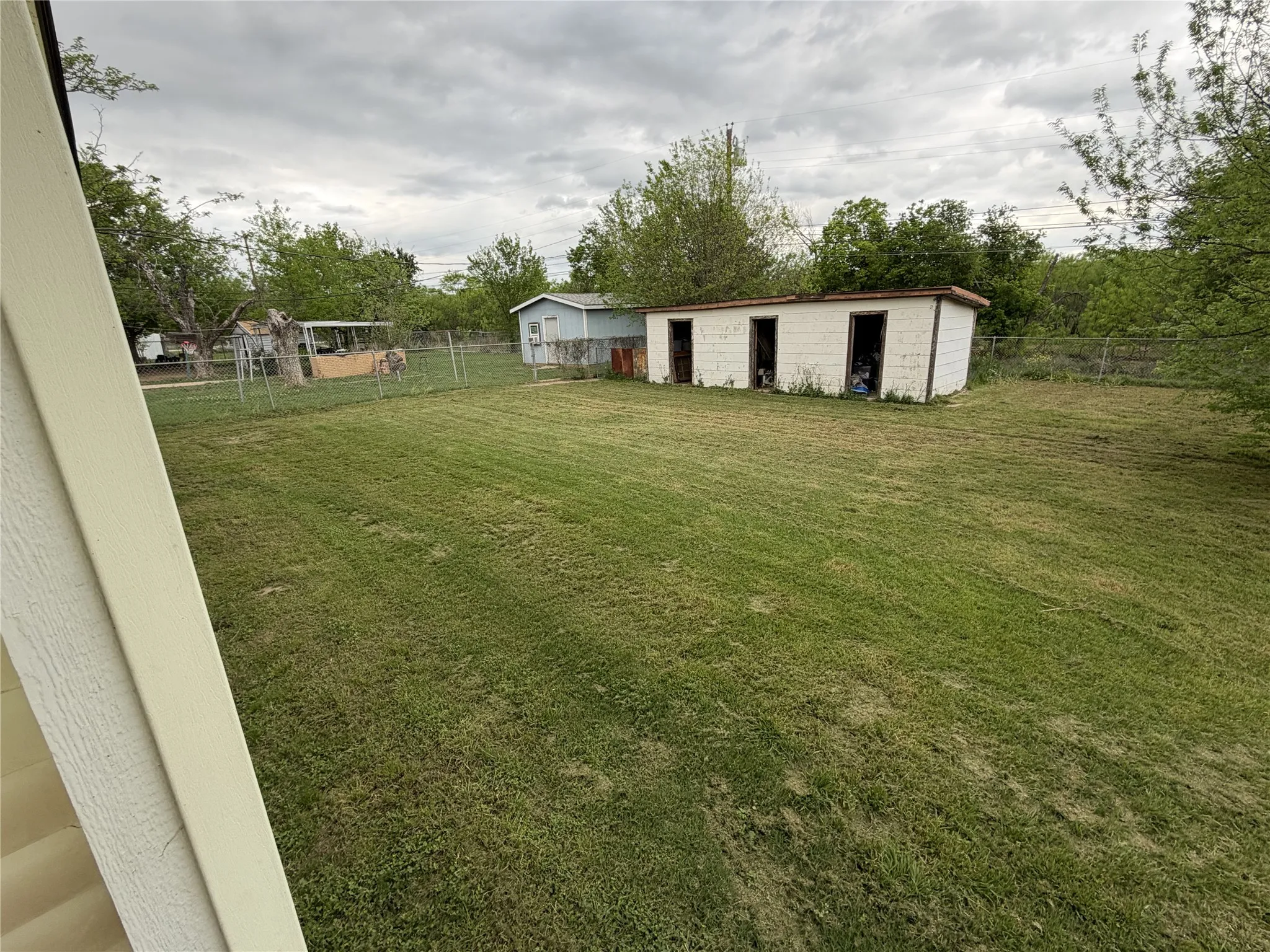 Single Family Residence For Sale in Brown County , 204 Bluffview Drive, Brownwood, Texas 76801, 4 Bedroom, 2 Bathroom, Garage spaces, 1,564 Sqft, built in 0, mls#21233898, Real Estate Agent in Brownwood, Homes For Sale in Brown county, Homes For Sale in Brownwood, Realtor in Brownwood Texas, Real Estate Brokerage Independent Realty Texas, Luminita Cordes Realtor