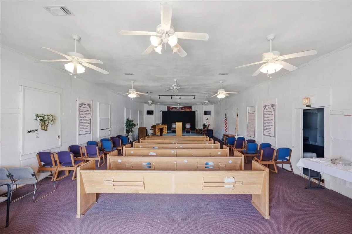Business For Sale in Tarrant County , 1700 E Davis Avenue, Fort Worth, Texas 76104, 0, 0, Garage spaces, 0 Sqft, built in 1950, Preowned, mls#21233941, Real Estate Agent in Fort Worth, Homes For Sale in Tarrant county, Homes For Sale in Fort Worth, Realtor in Fort Worth Texas, Real Estate Brokerage Independent Realty Texas, Luminita Cordes Realtor