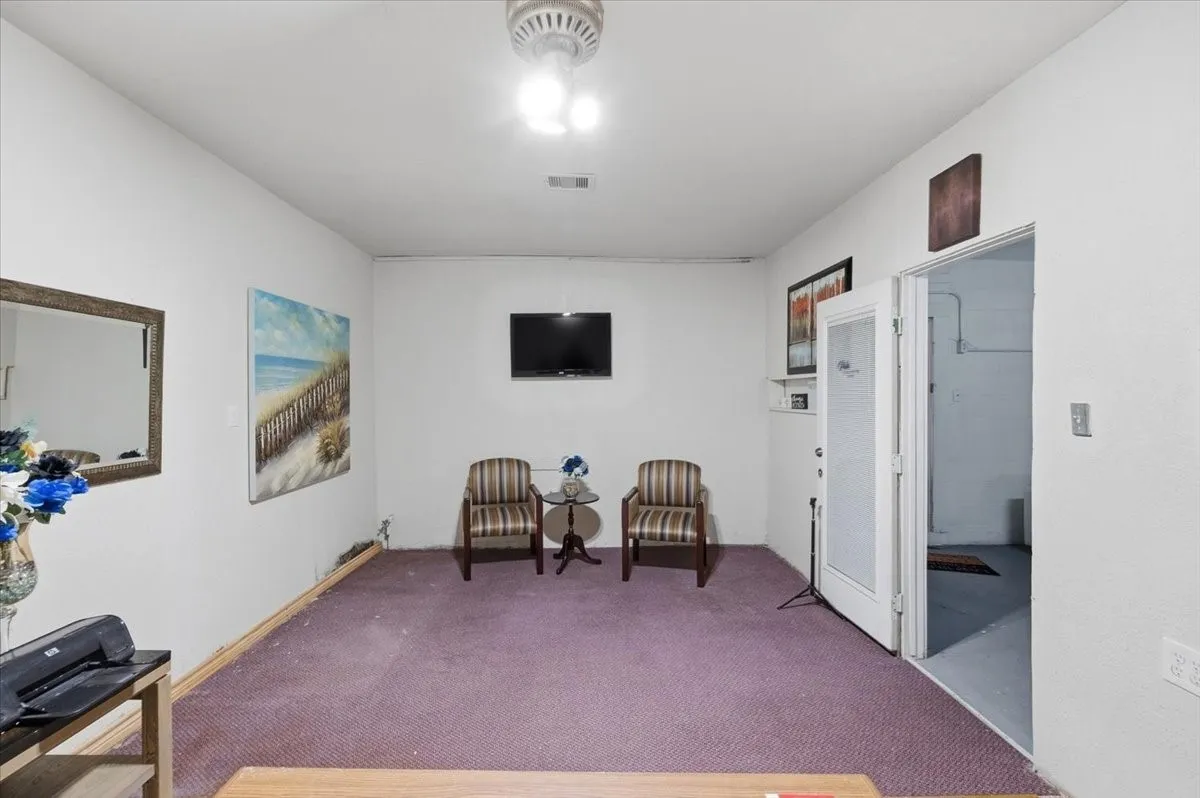 Business For Sale in Tarrant County , 1700 E Davis Avenue, Fort Worth, Texas 76104, 0, 0, Garage spaces, 0 Sqft, built in 1950, Preowned, mls#21233941, Real Estate Agent in Fort Worth, Homes For Sale in Tarrant county, Homes For Sale in Fort Worth, Realtor in Fort Worth Texas, Real Estate Brokerage Independent Realty Texas, Luminita Cordes Realtor