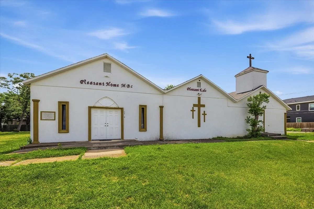 Business For Sale in Tarrant County , 1700 E Davis Avenue, Fort Worth, Texas 76104, 0, 0, Garage spaces, 0 Sqft, built in 1950, Preowned, mls#21233941, Real Estate Agent in Fort Worth, Homes For Sale in Tarrant county, Homes For Sale in Fort Worth, Realtor in Fort Worth Texas, Real Estate Brokerage Independent Realty Texas, Luminita Cordes Realtor
