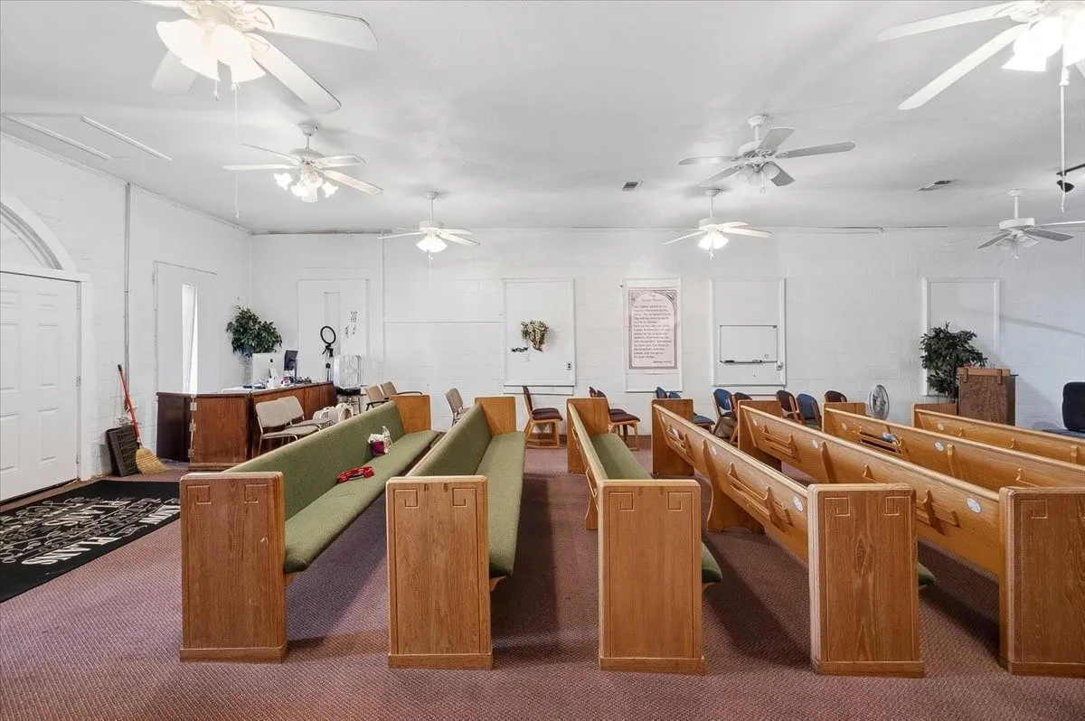 Business For Sale in Tarrant County , 1700 E Davis Avenue, Fort Worth, Texas 76104, 0, 0, Garage spaces, 0 Sqft, built in 1950, Preowned, mls#21233941, Real Estate Agent in Fort Worth, Homes For Sale in Tarrant county, Homes For Sale in Fort Worth, Realtor in Fort Worth Texas, Real Estate Brokerage Independent Realty Texas, Luminita Cordes Realtor