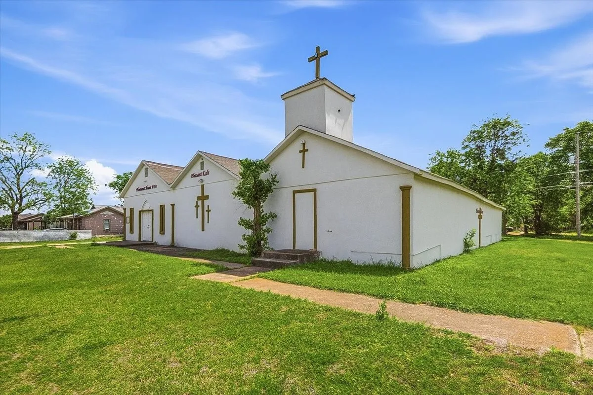 Business For Sale in Tarrant County , 1700 E Davis Avenue, Fort Worth, Texas 76104, 0, 0, Garage spaces, 0 Sqft, built in 1950, Preowned, mls#21233941, Real Estate Agent in Fort Worth, Homes For Sale in Tarrant county, Homes For Sale in Fort Worth, Realtor in Fort Worth Texas, Real Estate Brokerage Independent Realty Texas, Luminita Cordes Realtor