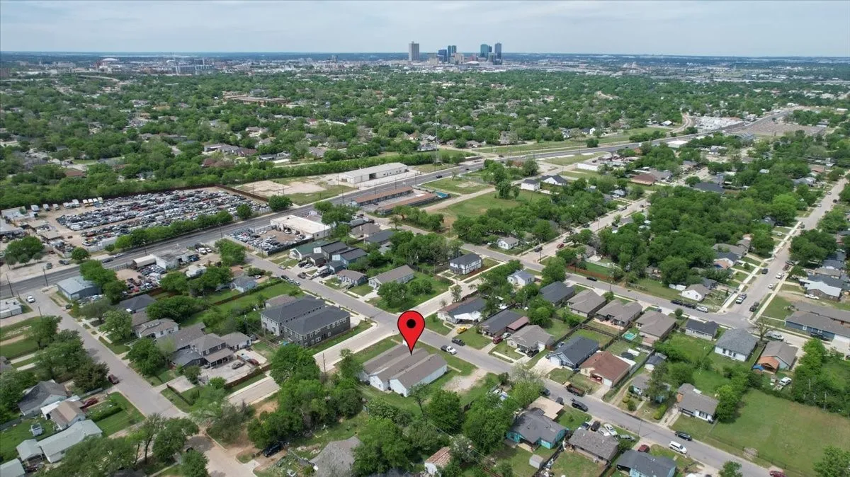 Business For Sale in Tarrant County , 1700 E Davis Avenue, Fort Worth, Texas 76104, 0, 0, Garage spaces, 0 Sqft, built in 1950, Preowned, mls#21233941, Real Estate Agent in Fort Worth, Homes For Sale in Tarrant county, Homes For Sale in Fort Worth, Realtor in Fort Worth Texas, Real Estate Brokerage Independent Realty Texas, Luminita Cordes Realtor