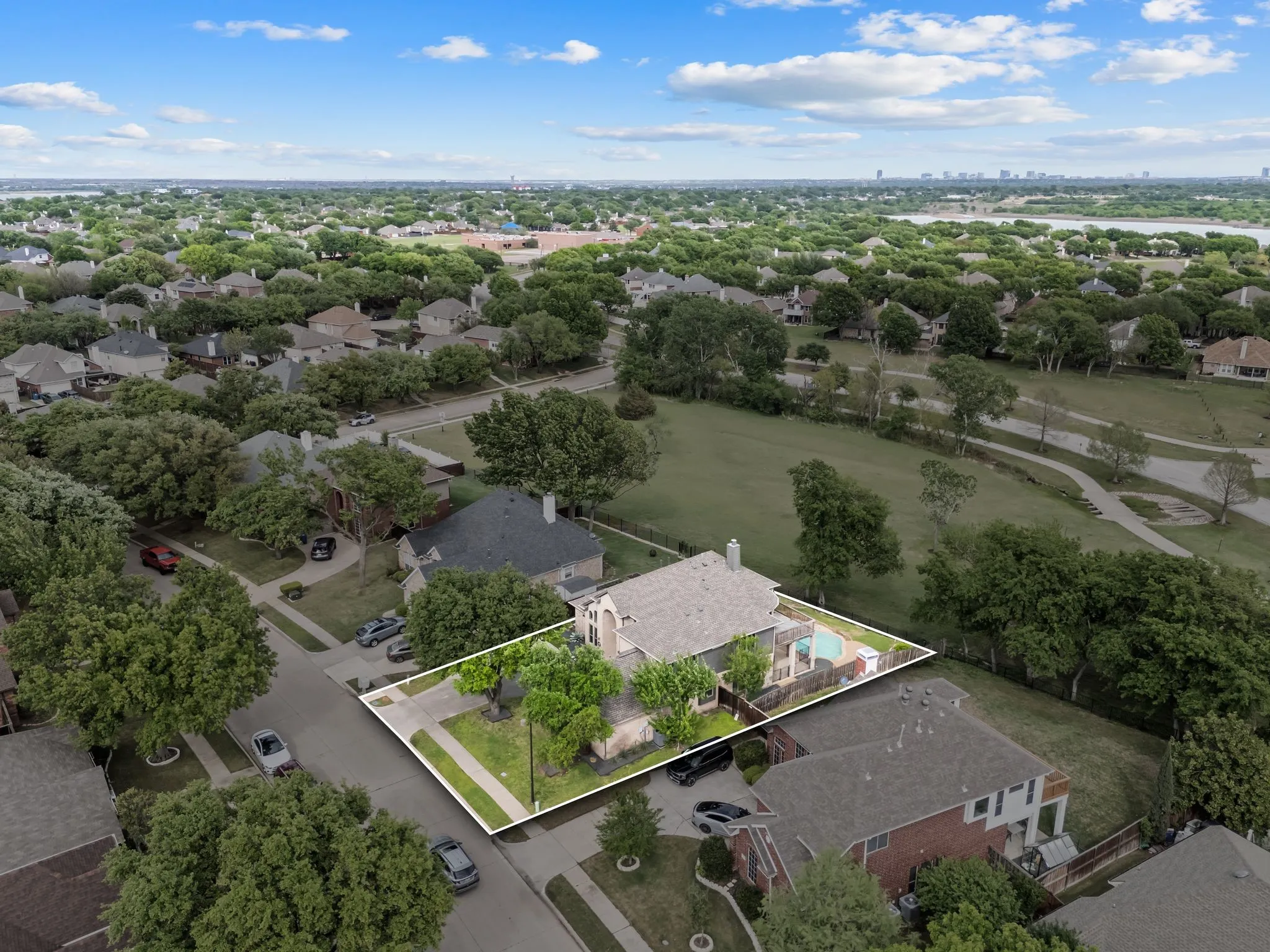 Single Family Residence For Sale in Denton County , 3645 Cottonwood Springs Drive, The Colony, Texas 75056, 5 Bedroom, 3 Bathroom, 2 Garage spaces, 3,378 Sqft, built in 1997, mls#21233829, Real Estate Agent in The Colony, Homes For Sale in Denton county, Homes For Sale in The Colony, Realtor in The Colony Texas, Real Estate Brokerage Independent Realty Texas, Luminita Cordes Realtor