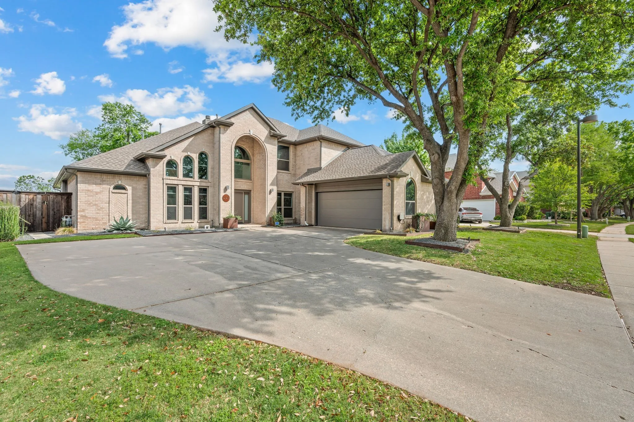 Single Family Residence For Sale in Denton County , 3645 Cottonwood Springs Drive, The Colony, Texas 75056, 5 Bedroom, 3 Bathroom, 2 Garage spaces, 3,378 Sqft, built in 1997, mls#21233829, Real Estate Agent in The Colony, Homes For Sale in Denton county, Homes For Sale in The Colony, Realtor in The Colony Texas, Real Estate Brokerage Independent Realty Texas, Luminita Cordes Realtor