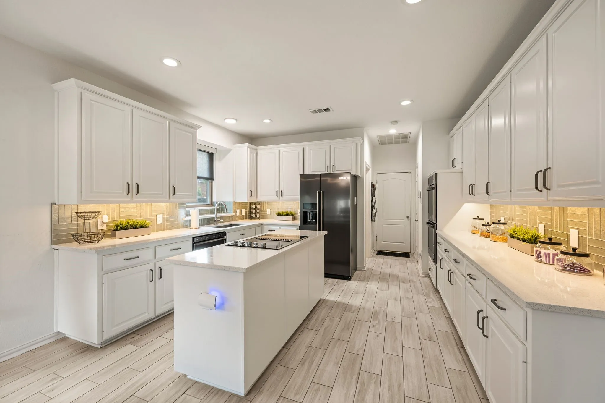 Single Family Residence For Sale in Denton County , 3645 Cottonwood Springs Drive, The Colony, Texas 75056, 5 Bedroom, 3 Bathroom, 2 Garage spaces, 3,378 Sqft, built in 1997, mls#21233829, Real Estate Agent in The Colony, Homes For Sale in Denton county, Homes For Sale in The Colony, Realtor in The Colony Texas, Real Estate Brokerage Independent Realty Texas, Luminita Cordes Realtor