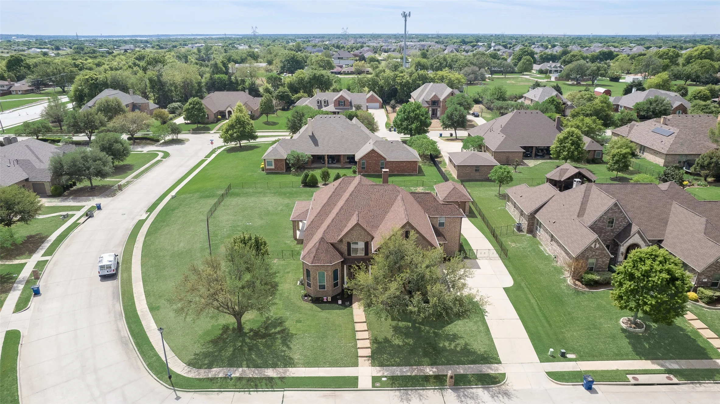 Single Family Residence For Sale in Collin County , 925 Lorene Drive, Wylie, Texas 75098, 5 Bedroom, 4 Bathroom, 4 Garage spaces, 4,689 Sqft, built in 2008, Price $750,000, mls#21231946, Real Estate Agent in Wylie, Homes For Sale in Collin county, Homes For Sale in Wylie, Realtor in Wylie Texas, Real Estate Brokerage Independent Realty Texas, Luminita Cordes Realtor