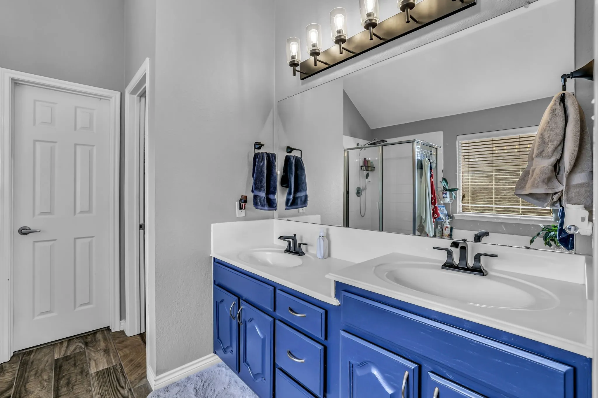 Single Family Residence For Sale in Collin County , 1216 Majestic Way, Wylie, Texas 75098, 3 Bedroom, 3 Bathroom, 2 Garage spaces, 2,258 Sqft, built in 2006, Preowned, mls#21233826, Real Estate Agent in Wylie, Homes For Sale in Collin county, Homes For Sale in Wylie, Realtor in Wylie Texas, Real Estate Brokerage Independent Realty Texas, Luminita Cordes Realtor