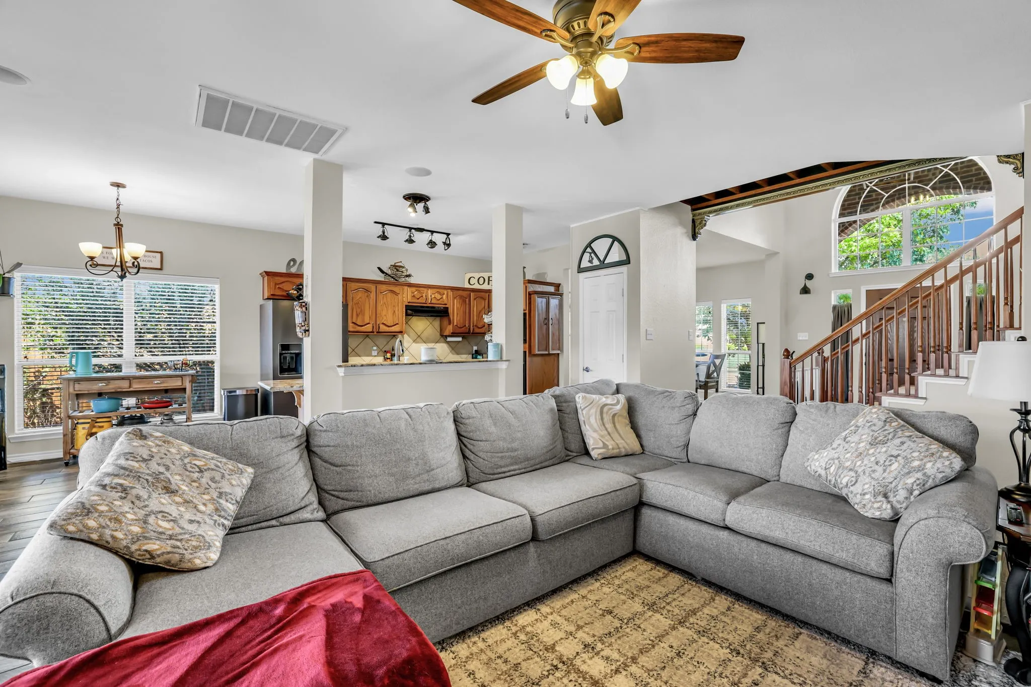 Single Family Residence For Sale in Collin County , 1216 Majestic Way, Wylie, Texas 75098, 3 Bedroom, 3 Bathroom, 2 Garage spaces, 2,258 Sqft, built in 2006, Preowned, mls#21233826, Real Estate Agent in Wylie, Homes For Sale in Collin county, Homes For Sale in Wylie, Realtor in Wylie Texas, Real Estate Brokerage Independent Realty Texas, Luminita Cordes Realtor