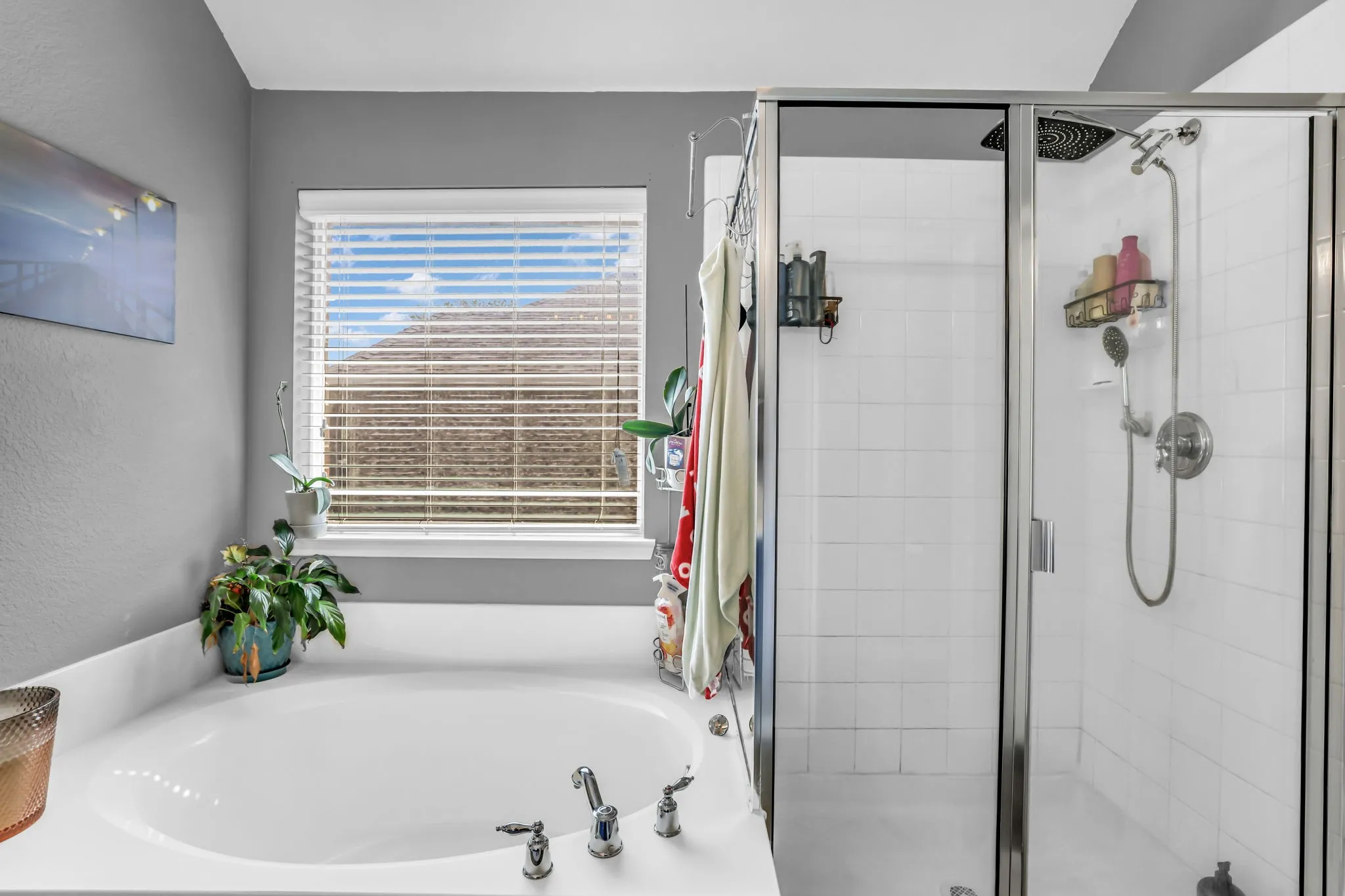 Single Family Residence For Sale in Collin County , 1216 Majestic Way, Wylie, Texas 75098, 3 Bedroom, 3 Bathroom, 2 Garage spaces, 2,258 Sqft, built in 2006, Preowned, mls#21233826, Real Estate Agent in Wylie, Homes For Sale in Collin county, Homes For Sale in Wylie, Realtor in Wylie Texas, Real Estate Brokerage Independent Realty Texas, Luminita Cordes Realtor