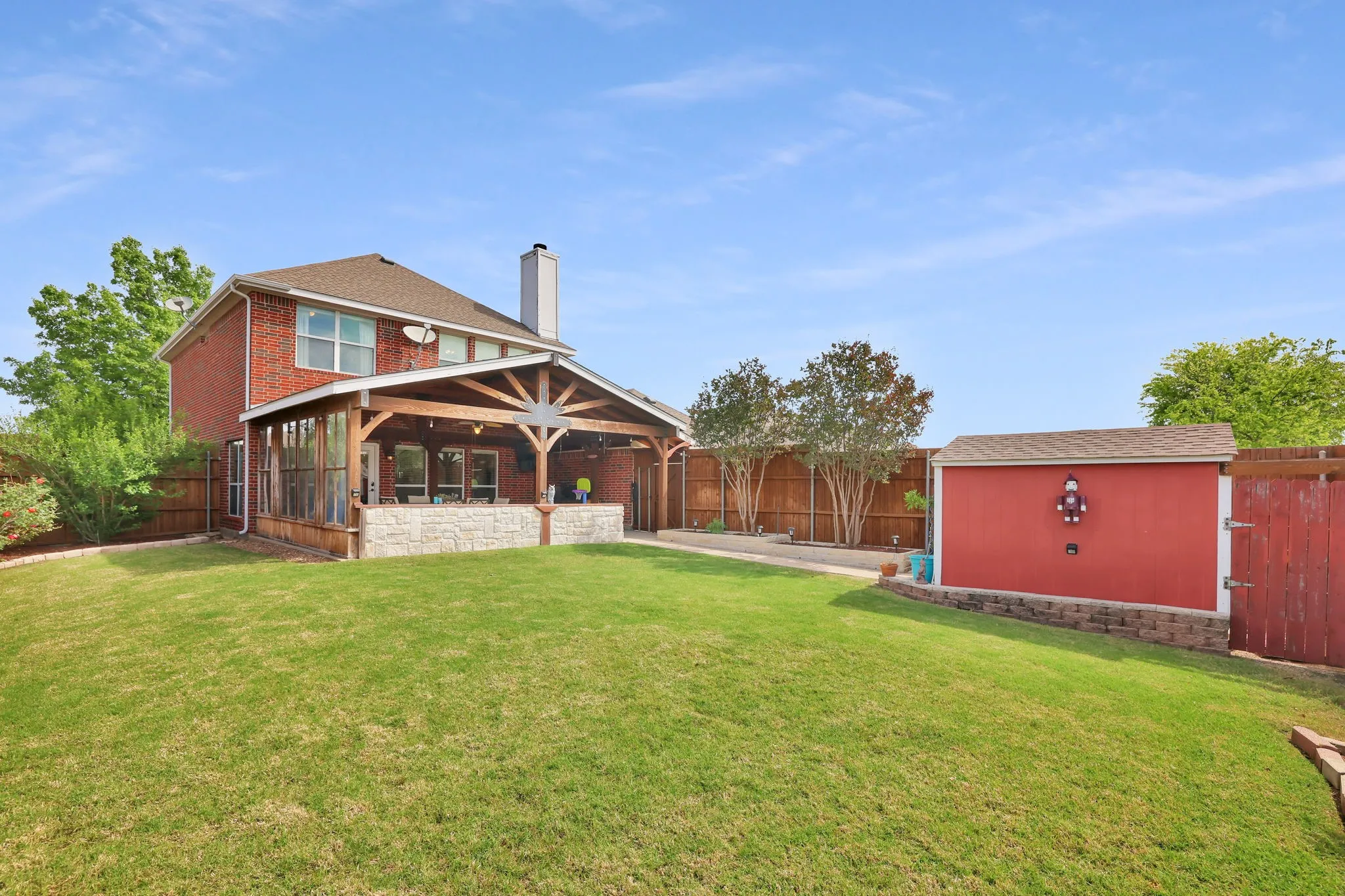 Single Family Residence For Sale in Collin County , 1216 Majestic Way, Wylie, Texas 75098, 3 Bedroom, 3 Bathroom, 2 Garage spaces, 2,258 Sqft, built in 2006, Preowned, mls#21233826, Real Estate Agent in Wylie, Homes For Sale in Collin county, Homes For Sale in Wylie, Realtor in Wylie Texas, Real Estate Brokerage Independent Realty Texas, Luminita Cordes Realtor