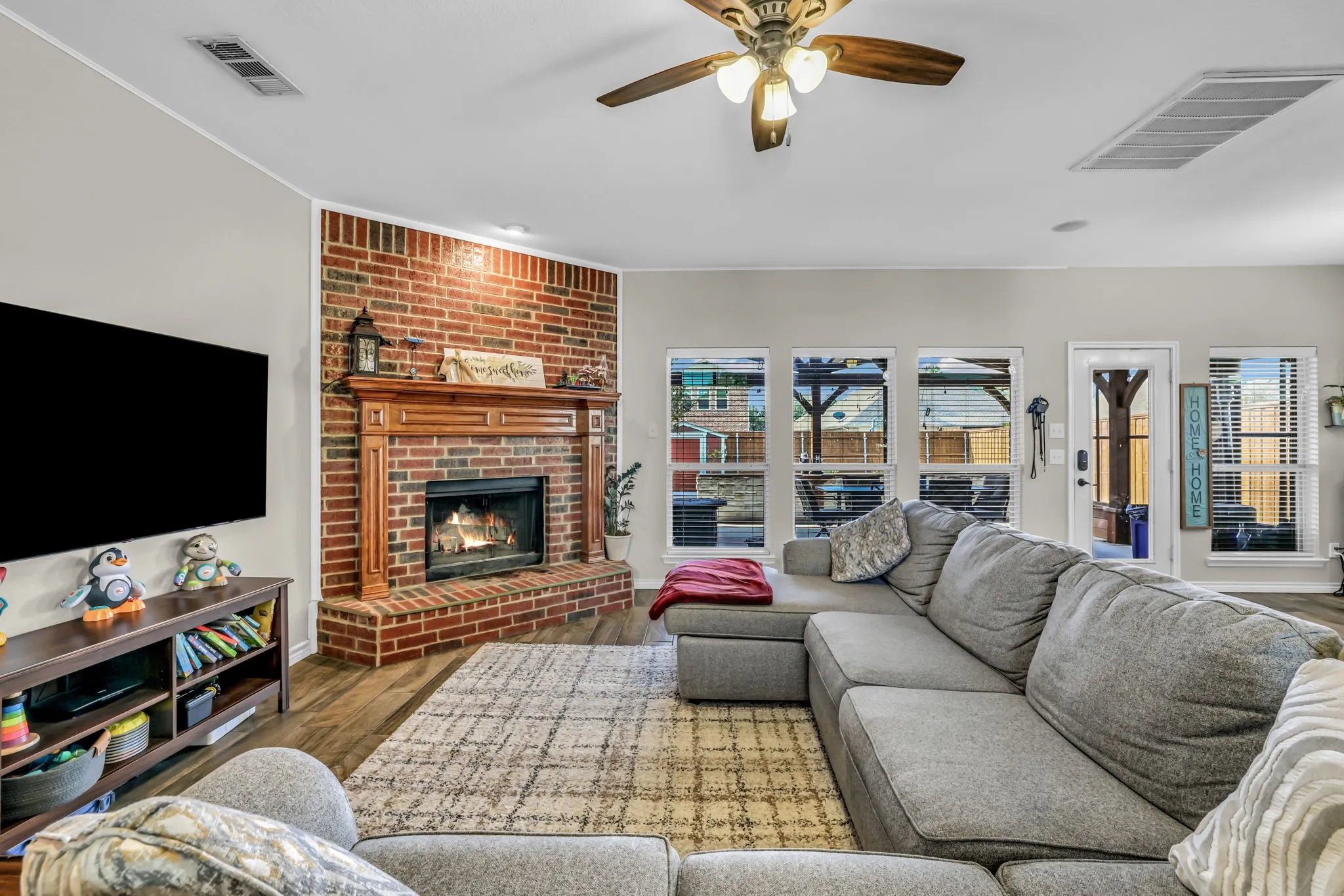 Single Family Residence For Sale in Collin County , 1216 Majestic Way, Wylie, Texas 75098, 3 Bedroom, 3 Bathroom, 2 Garage spaces, 2,258 Sqft, built in 2006, Preowned, mls#21233826, Real Estate Agent in Wylie, Homes For Sale in Collin county, Homes For Sale in Wylie, Realtor in Wylie Texas, Real Estate Brokerage Independent Realty Texas, Luminita Cordes Realtor