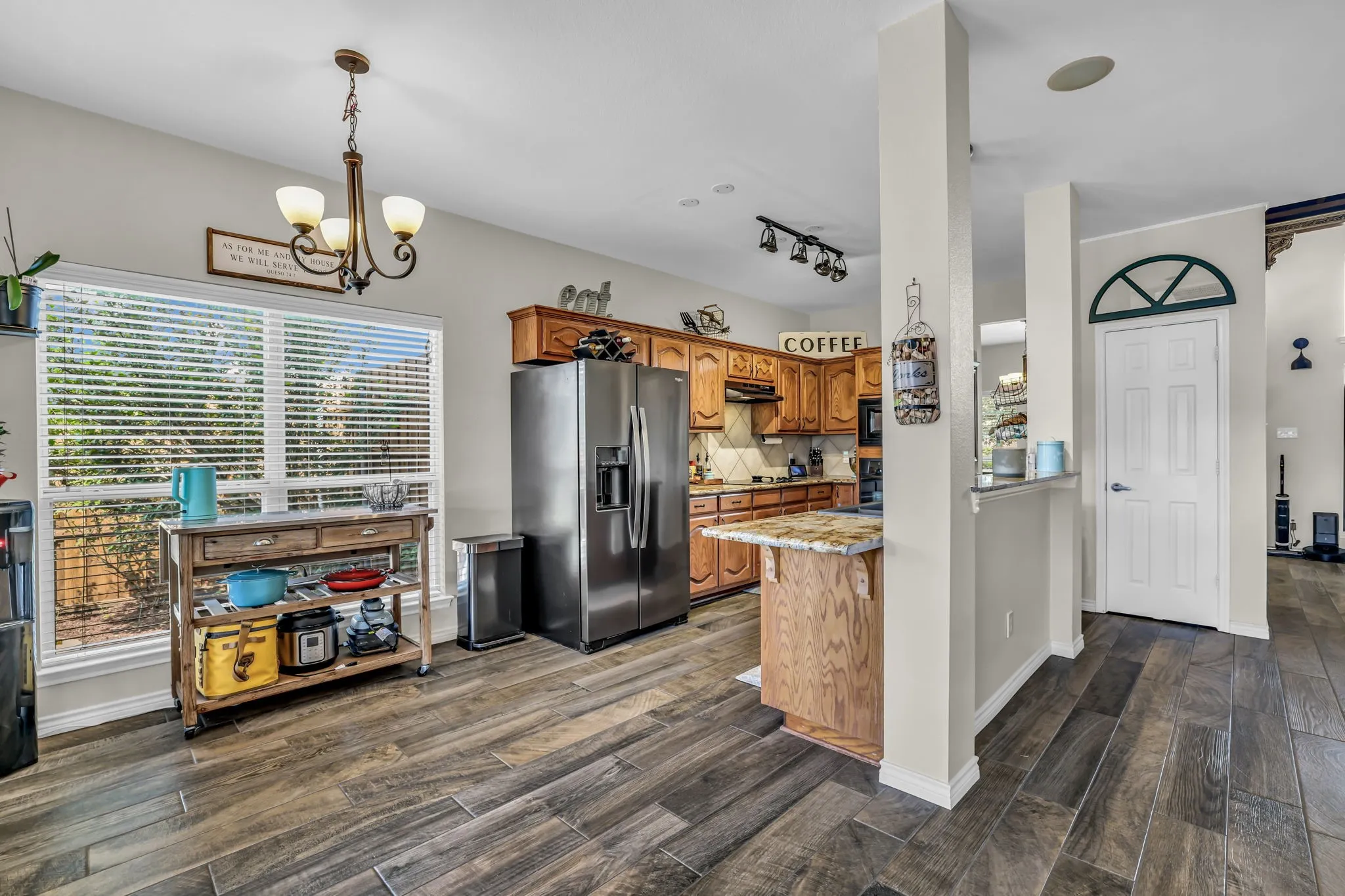 Single Family Residence For Sale in Collin County , 1216 Majestic Way, Wylie, Texas 75098, 3 Bedroom, 3 Bathroom, 2 Garage spaces, 2,258 Sqft, built in 2006, Preowned, mls#21233826, Real Estate Agent in Wylie, Homes For Sale in Collin county, Homes For Sale in Wylie, Realtor in Wylie Texas, Real Estate Brokerage Independent Realty Texas, Luminita Cordes Realtor