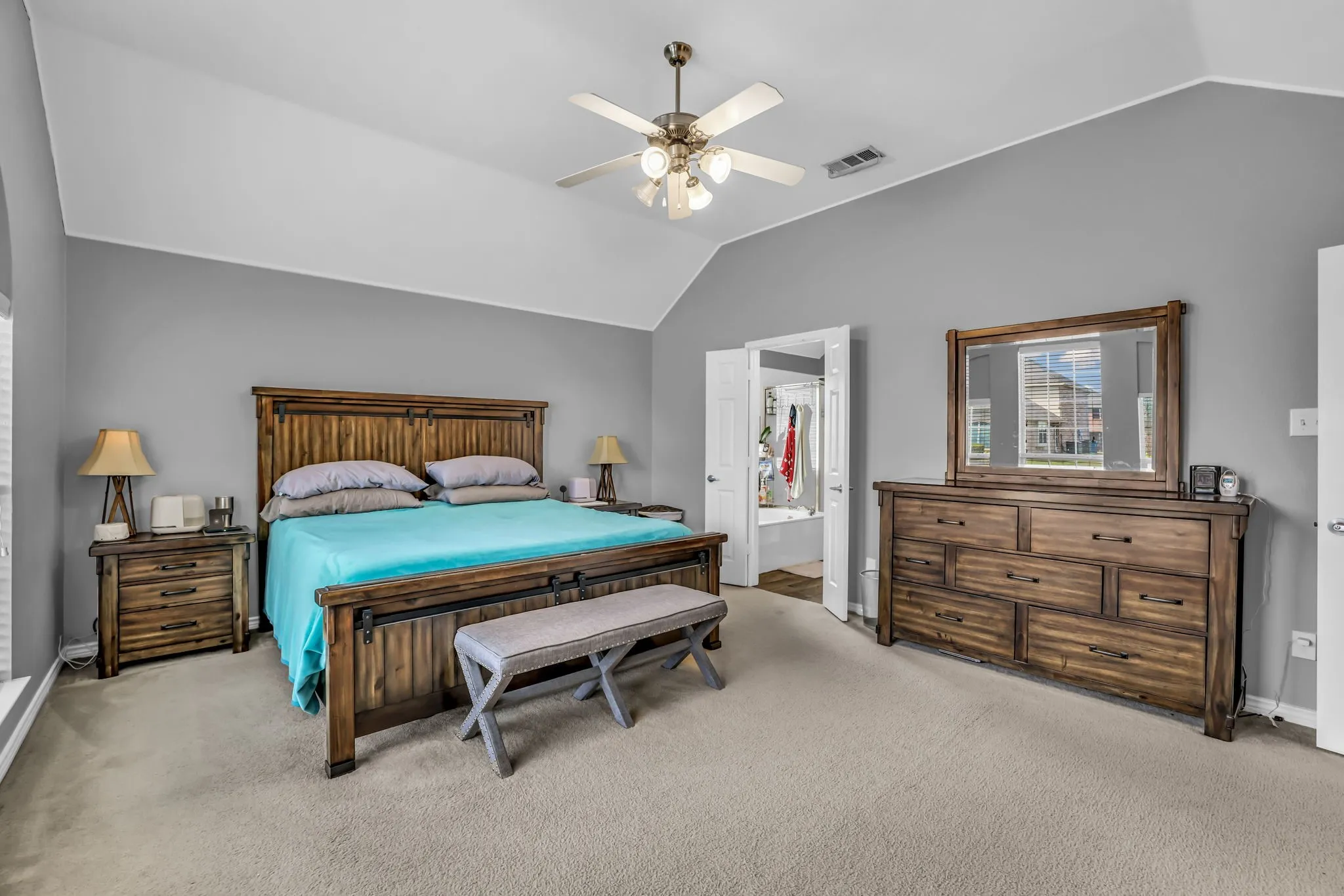Single Family Residence For Sale in Collin County , 1216 Majestic Way, Wylie, Texas 75098, 3 Bedroom, 3 Bathroom, 2 Garage spaces, 2,258 Sqft, built in 2006, Preowned, mls#21233826, Real Estate Agent in Wylie, Homes For Sale in Collin county, Homes For Sale in Wylie, Realtor in Wylie Texas, Real Estate Brokerage Independent Realty Texas, Luminita Cordes Realtor