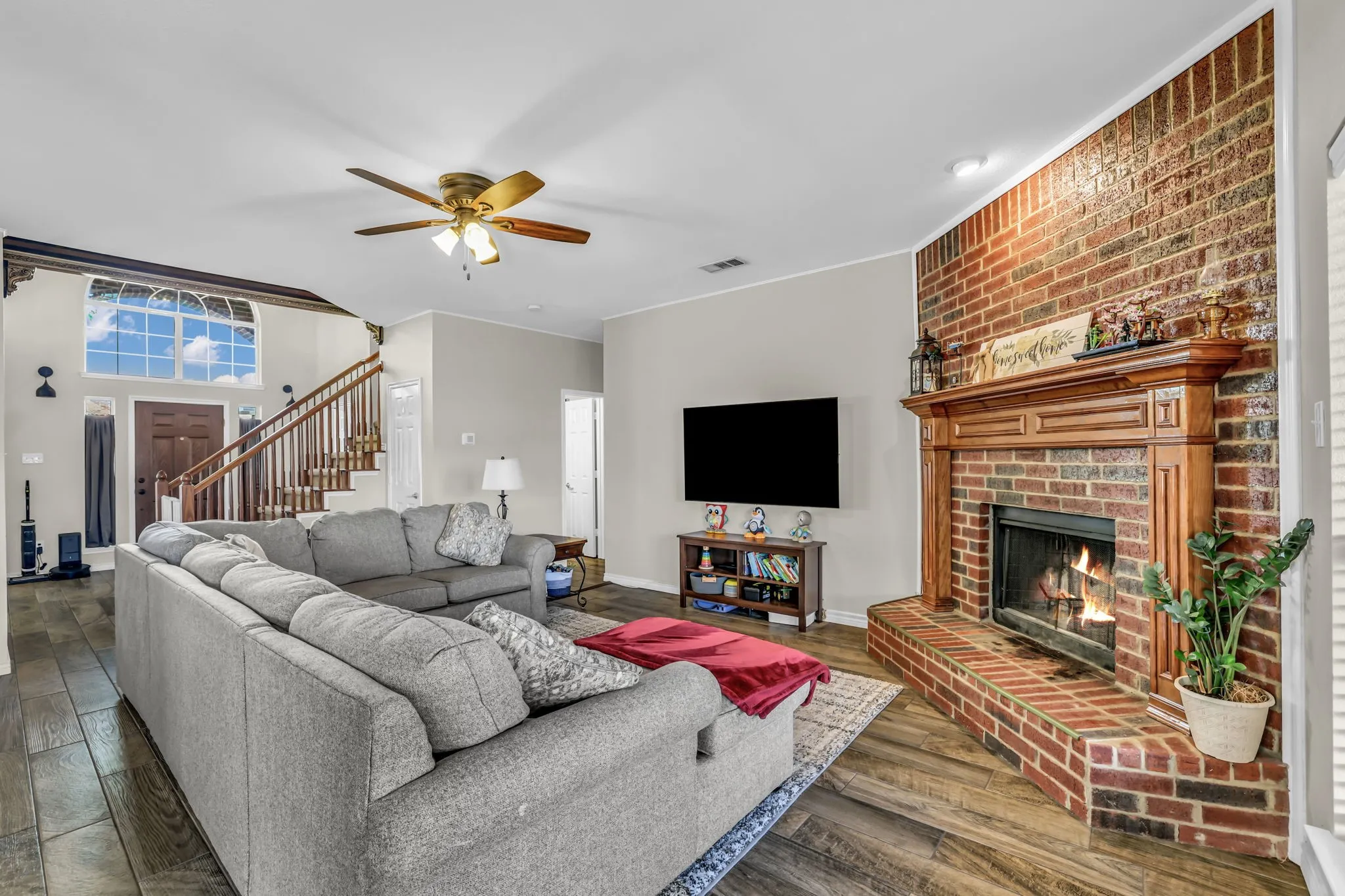 Single Family Residence For Sale in Collin County , 1216 Majestic Way, Wylie, Texas 75098, 3 Bedroom, 3 Bathroom, 2 Garage spaces, 2,258 Sqft, built in 2006, Preowned, mls#21233826, Real Estate Agent in Wylie, Homes For Sale in Collin county, Homes For Sale in Wylie, Realtor in Wylie Texas, Real Estate Brokerage Independent Realty Texas, Luminita Cordes Realtor