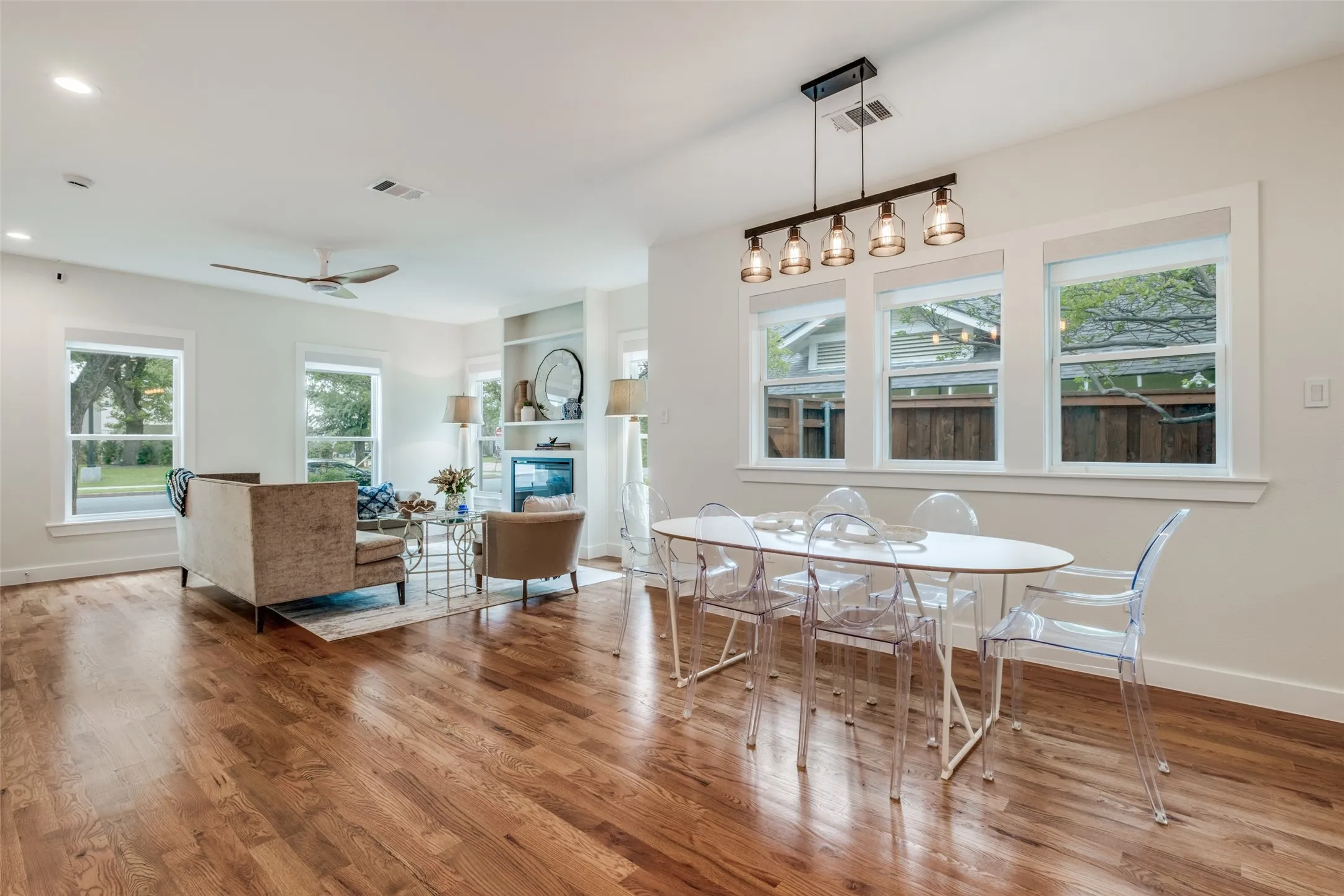 Single Family Residence For Sale in Dallas County , 734 N Montclair Avenue, Dallas, Texas 75208, 3 Bedroom, 3 Bathroom, 2 Garage spaces, 1,564 Sqft, built in 1922, Price $699,000, mls#21234026, Real Estate Agent in Dallas, Homes For Sale in Dallas county, Homes For Sale in Dallas, Realtor in Dallas Texas, Real Estate Brokerage Independent Realty Texas, Luminita Cordes Realtor