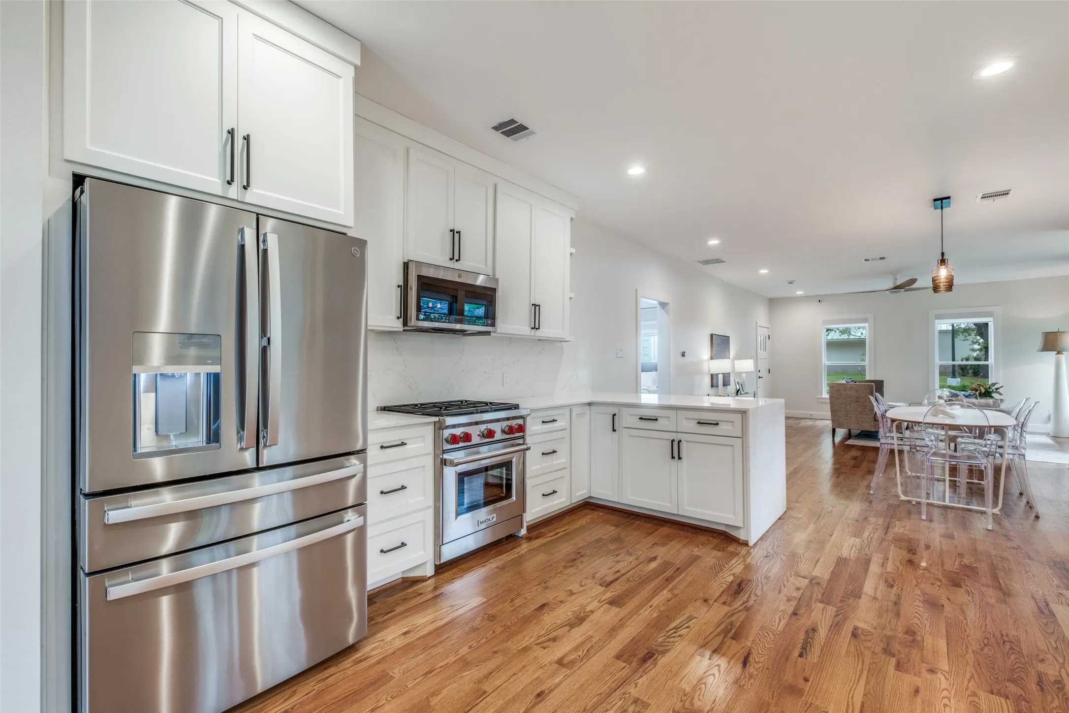 Single Family Residence For Sale in Dallas County , 734 N Montclair Avenue, Dallas, Texas 75208, 3 Bedroom, 3 Bathroom, 2 Garage spaces, 1,564 Sqft, built in 1922, Price $699,000, mls#21234026, Real Estate Agent in Dallas, Homes For Sale in Dallas county, Homes For Sale in Dallas, Realtor in Dallas Texas, Real Estate Brokerage Independent Realty Texas, Luminita Cordes Realtor