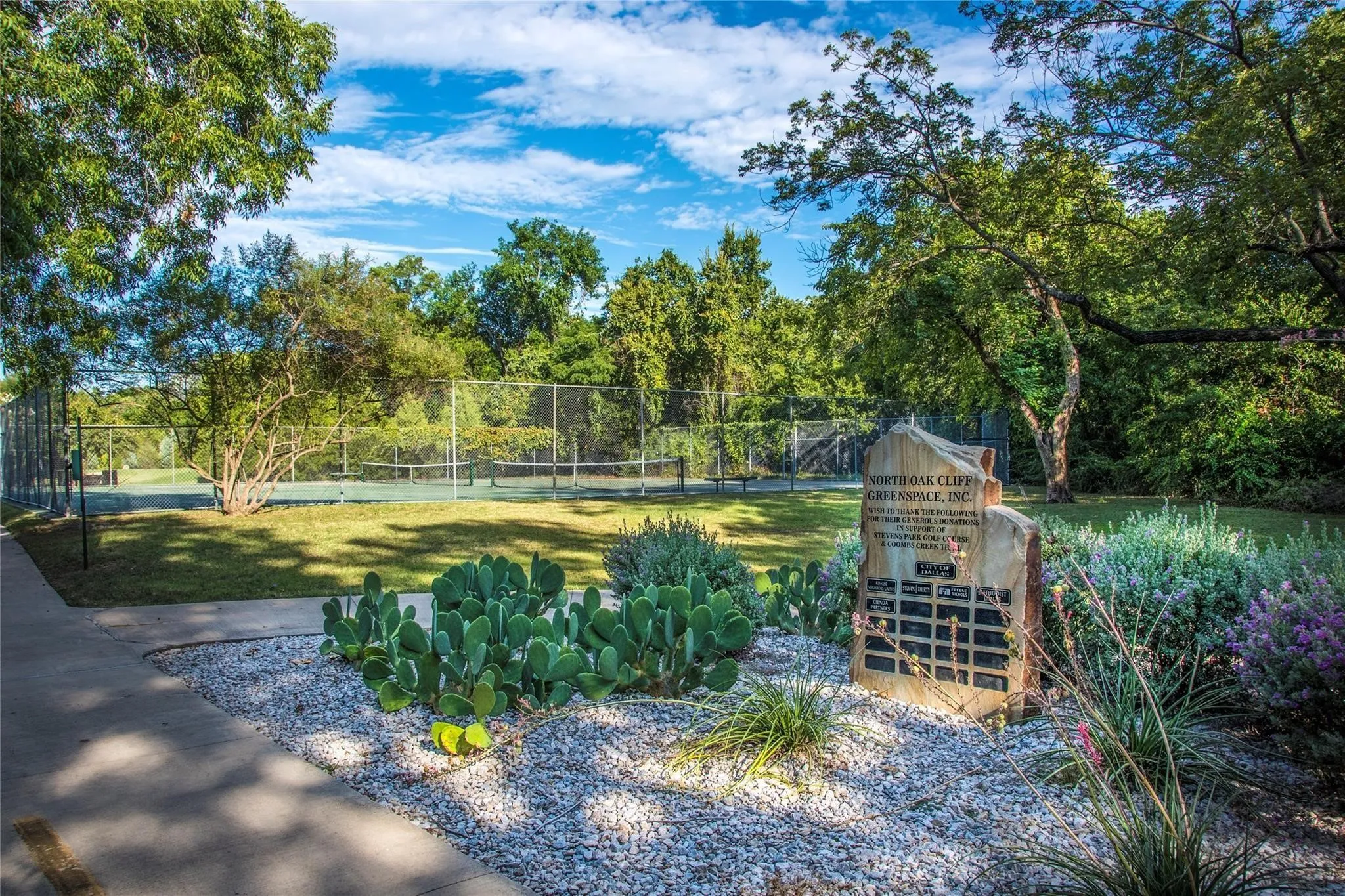Single Family Residence For Sale in Dallas County , 734 N Montclair Avenue, Dallas, Texas 75208, 3 Bedroom, 3 Bathroom, 2 Garage spaces, 1,564 Sqft, built in 1922, Price $699,000, mls#21234026, Real Estate Agent in Dallas, Homes For Sale in Dallas county, Homes For Sale in Dallas, Realtor in Dallas Texas, Real Estate Brokerage Independent Realty Texas, Luminita Cordes Realtor