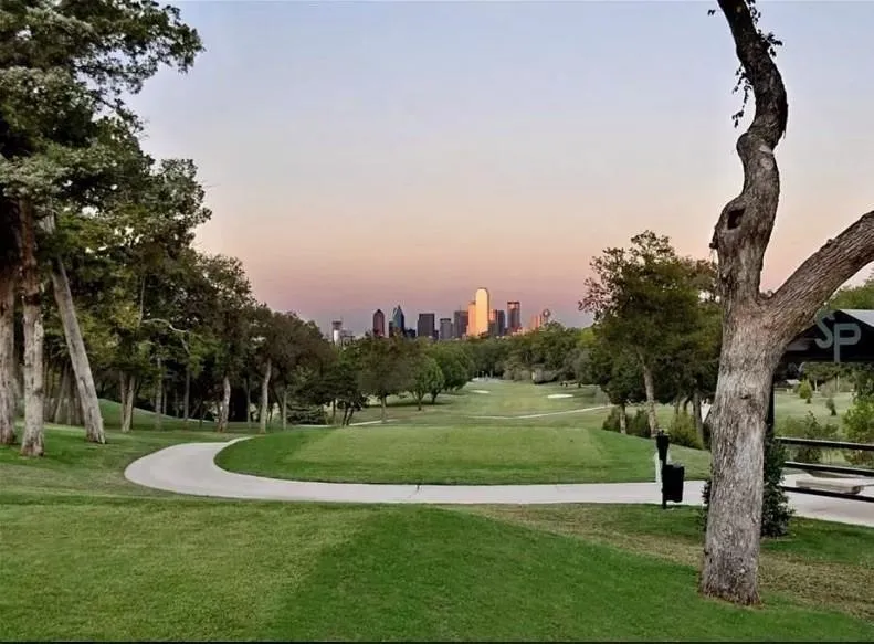 Single Family Residence For Sale in Dallas County , 734 N Montclair Avenue, Dallas, Texas 75208, 3 Bedroom, 3 Bathroom, 2 Garage spaces, 1,564 Sqft, built in 1922, Price $699,000, mls#21234026, Real Estate Agent in Dallas, Homes For Sale in Dallas county, Homes For Sale in Dallas, Realtor in Dallas Texas, Real Estate Brokerage Independent Realty Texas, Luminita Cordes Realtor