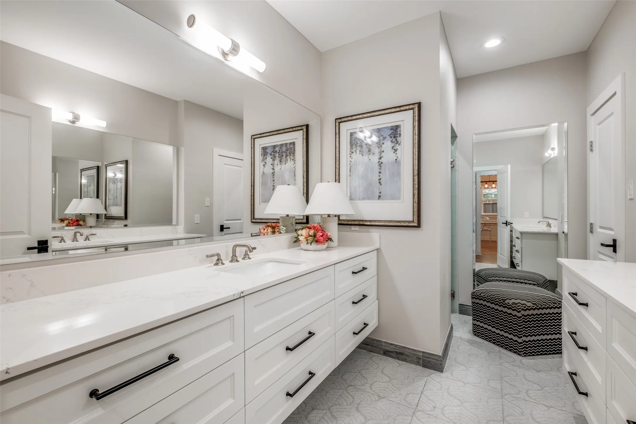 Single Family Residence For Sale in Dallas County , 734 N Montclair Avenue, Dallas, Texas 75208, 3 Bedroom, 3 Bathroom, 2 Garage spaces, 1,564 Sqft, built in 1922, Price $699,000, mls#21234026, Real Estate Agent in Dallas, Homes For Sale in Dallas county, Homes For Sale in Dallas, Realtor in Dallas Texas, Real Estate Brokerage Independent Realty Texas, Luminita Cordes Realtor
