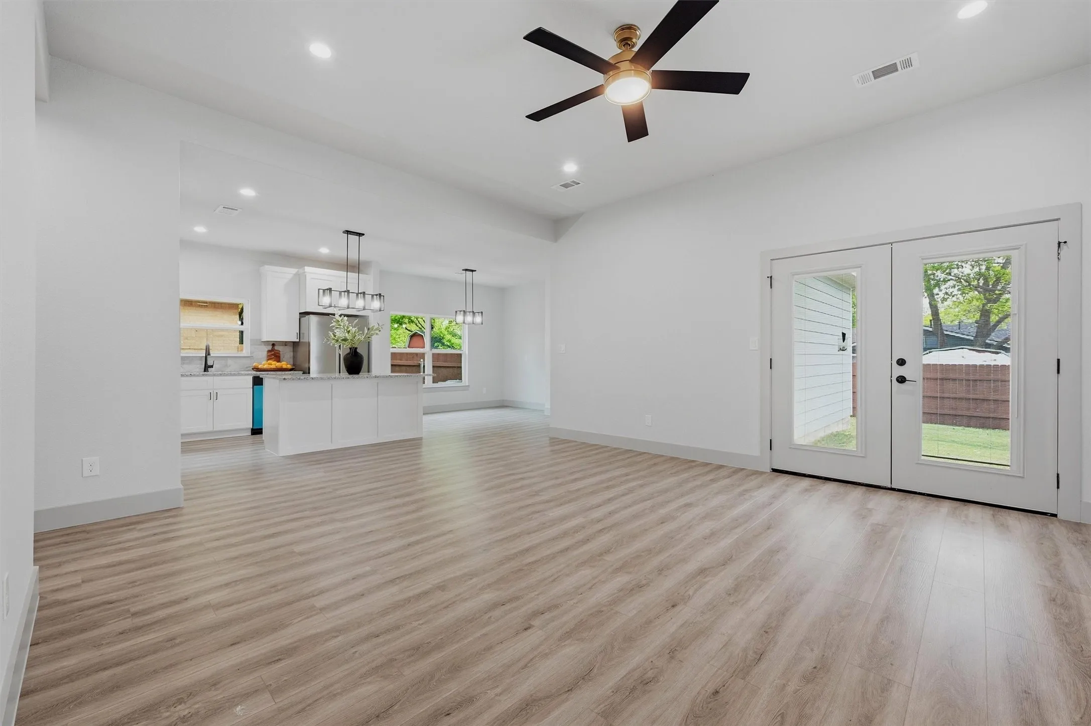 Single Family Residence For Sale in Grayson County , 1015 Holiday, Sherman, Texas 75090, 4 Bedroom, 3 Bathroom, 2 Garage spaces, 1,843 Sqft, built in 2025, mls#21234060, Real Estate Agent in Sherman, Homes For Sale in Grayson county, Homes For Sale in Sherman, Realtor in Sherman Texas, Real Estate Brokerage Independent Realty Texas, Luminita Cordes Realtor