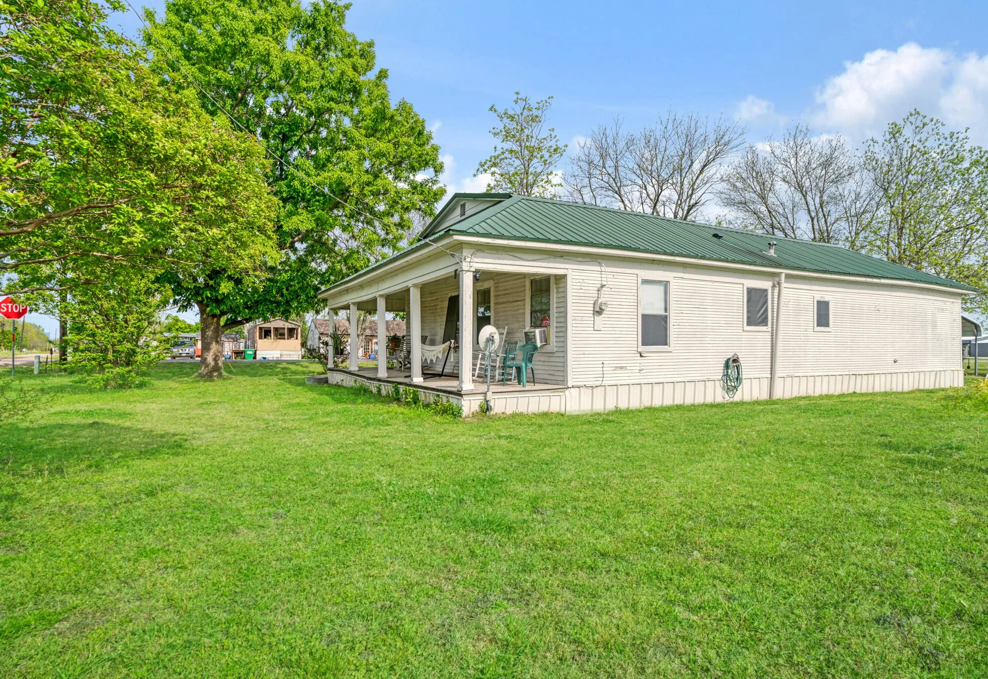 Single Family Residence For Sale in Lamar County , 25099 Farm Road 137, Petty, Texas 75470, 3 Bedroom, 2 Bathroom, Garage spaces, 1,400 Sqft, built in 1900, Unknown, mls#21234044, Real Estate Agent in Petty, Homes For Sale in Lamar county, Homes For Sale in Petty, Realtor in Petty Texas, Real Estate Brokerage Independent Realty Texas, Luminita Cordes Realtor
