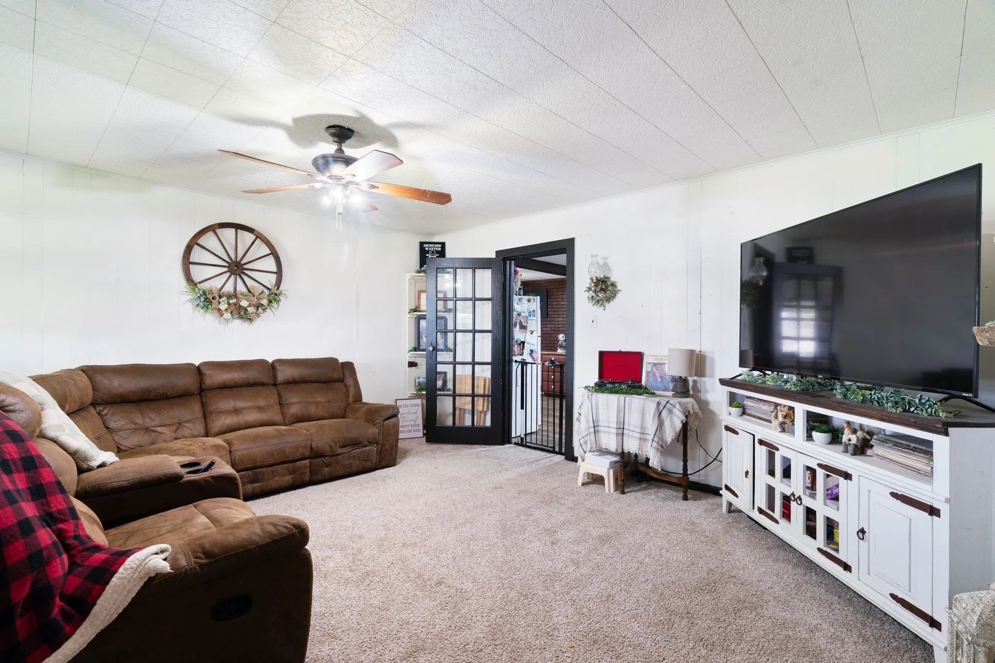 Single Family Residence For Sale in Lamar County , 25099 Farm Road 137, Petty, Texas 75470, 3 Bedroom, 2 Bathroom, Garage spaces, 1,400 Sqft, built in 1900, Unknown, mls#21234044, Real Estate Agent in Petty, Homes For Sale in Lamar county, Homes For Sale in Petty, Realtor in Petty Texas, Real Estate Brokerage Independent Realty Texas, Luminita Cordes Realtor