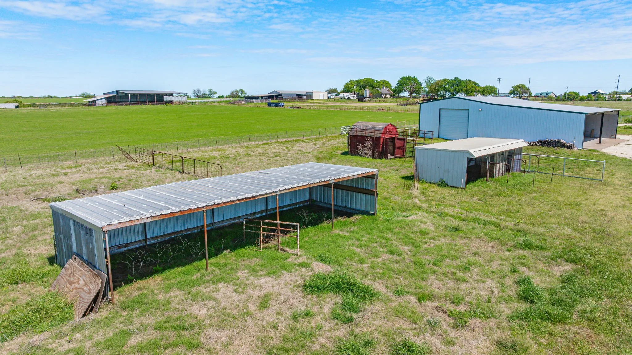 Single Family Residence For Sale in Hood County , 2450 Wood Road, Tolar, Texas 76476, 5 Bedroom, 3 Bathroom, 2 Garage spaces, 3,544 Sqft, built in 2005, Preowned, Price $1,420,000, mls#21233892, Real Estate Agent in Tolar, Homes For Sale in Hood county, Homes For Sale in Tolar, Realtor in Tolar Texas, Real Estate Brokerage Independent Realty Texas, Luminita Cordes Realtor