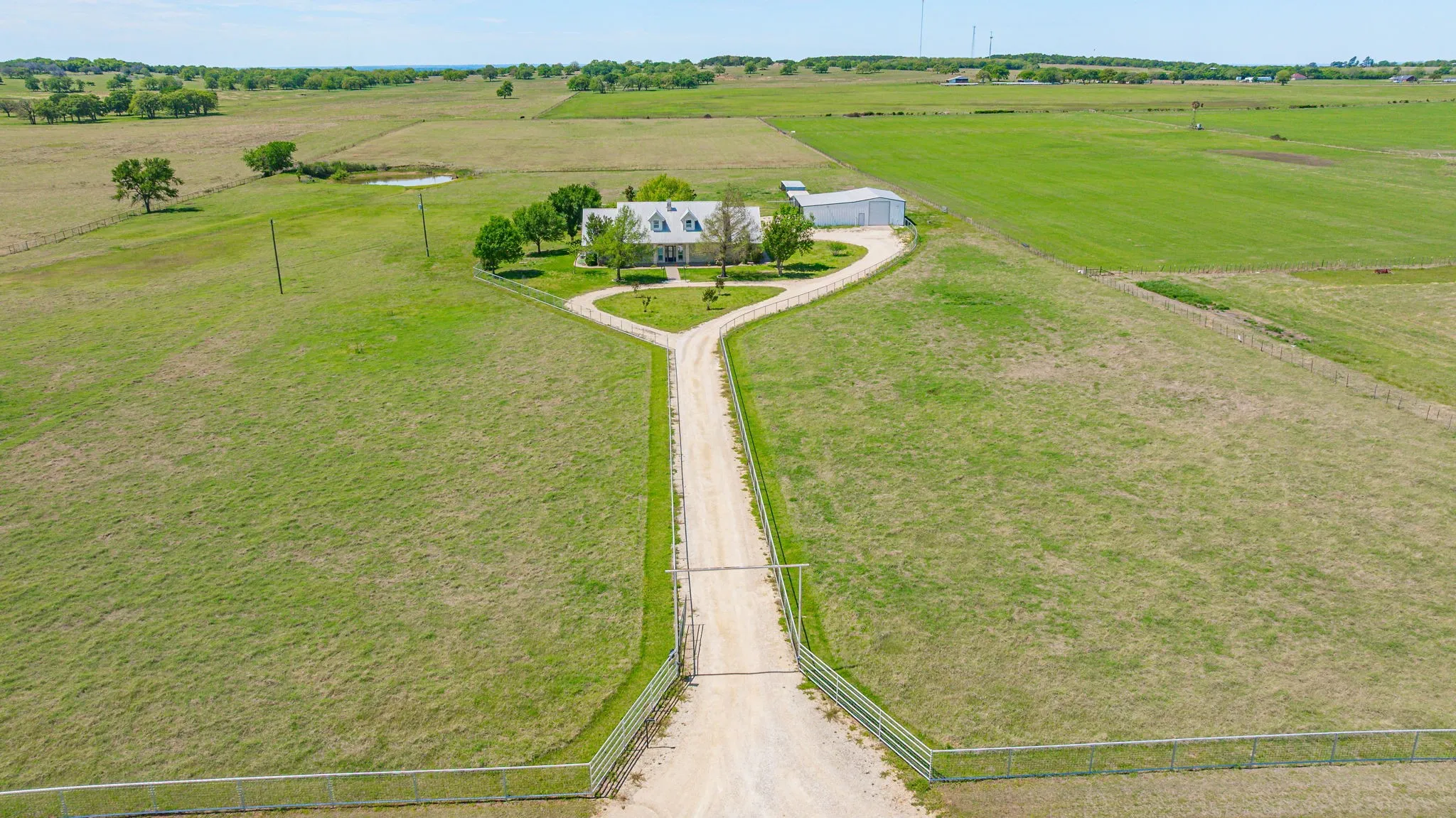 Single Family Residence For Sale in Hood County , 2450 Wood Road, Tolar, Texas 76476, 5 Bedroom, 3 Bathroom, 2 Garage spaces, 3,544 Sqft, built in 2005, Preowned, Price $1,420,000, mls#21233892, Real Estate Agent in Tolar, Homes For Sale in Hood county, Homes For Sale in Tolar, Realtor in Tolar Texas, Real Estate Brokerage Independent Realty Texas, Luminita Cordes Realtor