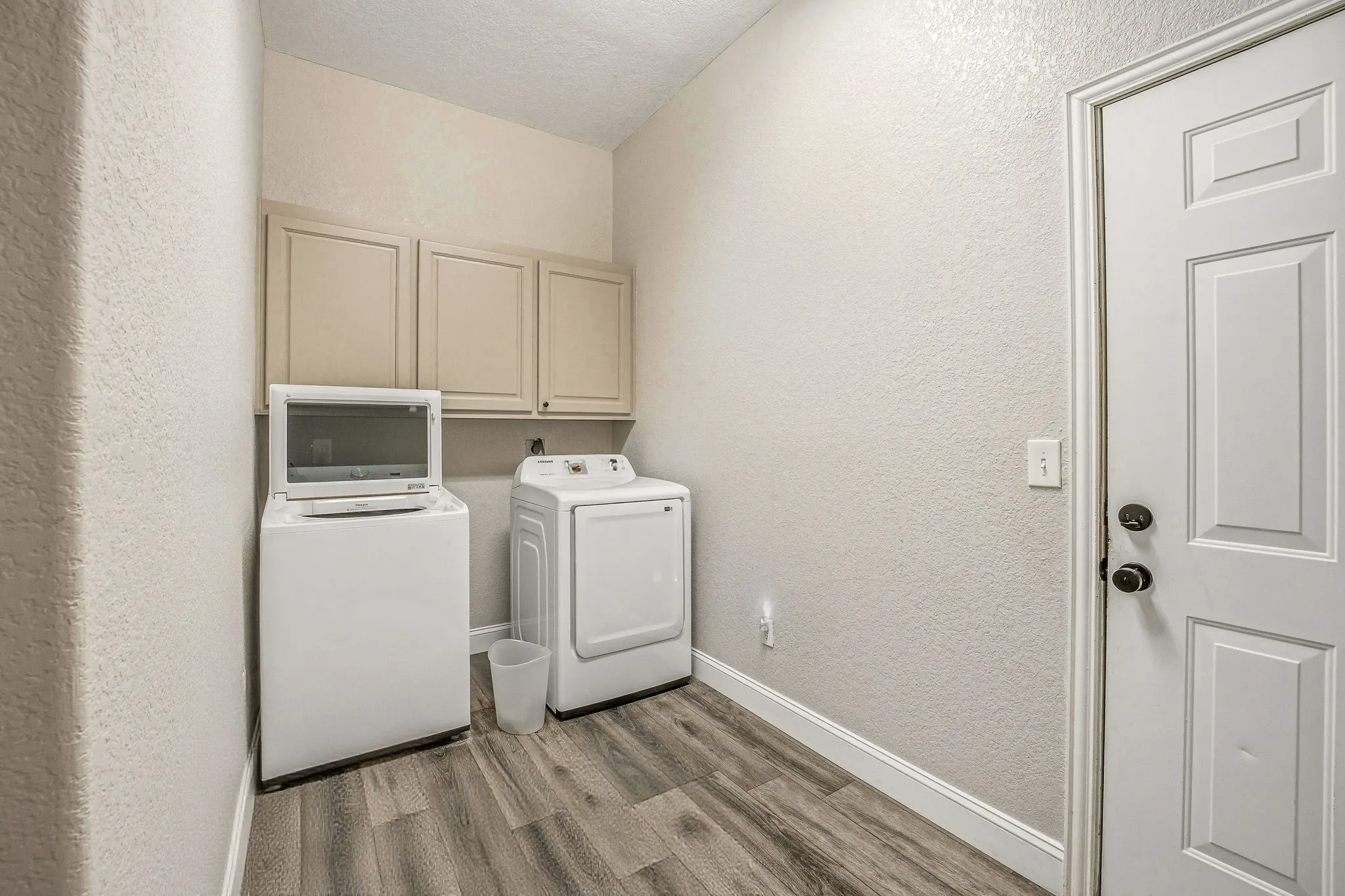 Single Family Residence For Sale in Hood County , 2450 Wood Road, Tolar, Texas 76476, 5 Bedroom, 3 Bathroom, 2 Garage spaces, 3,544 Sqft, built in 2005, Preowned, Price $1,420,000, mls#21233892, Real Estate Agent in Tolar, Homes For Sale in Hood county, Homes For Sale in Tolar, Realtor in Tolar Texas, Real Estate Brokerage Independent Realty Texas, Luminita Cordes Realtor
