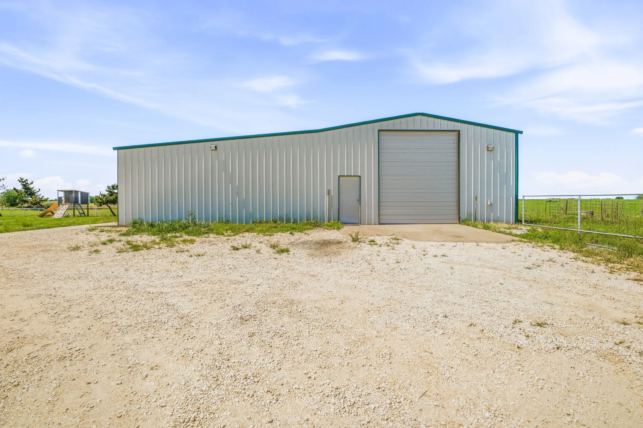 Single Family Residence For Sale in Hood County , 2450 Wood Road, Tolar, Texas 76476, 5 Bedroom, 3 Bathroom, 2 Garage spaces, 3,544 Sqft, built in 2005, Preowned, Price $1,420,000, mls#21233892, Real Estate Agent in Tolar, Homes For Sale in Hood county, Homes For Sale in Tolar, Realtor in Tolar Texas, Real Estate Brokerage Independent Realty Texas, Luminita Cordes Realtor