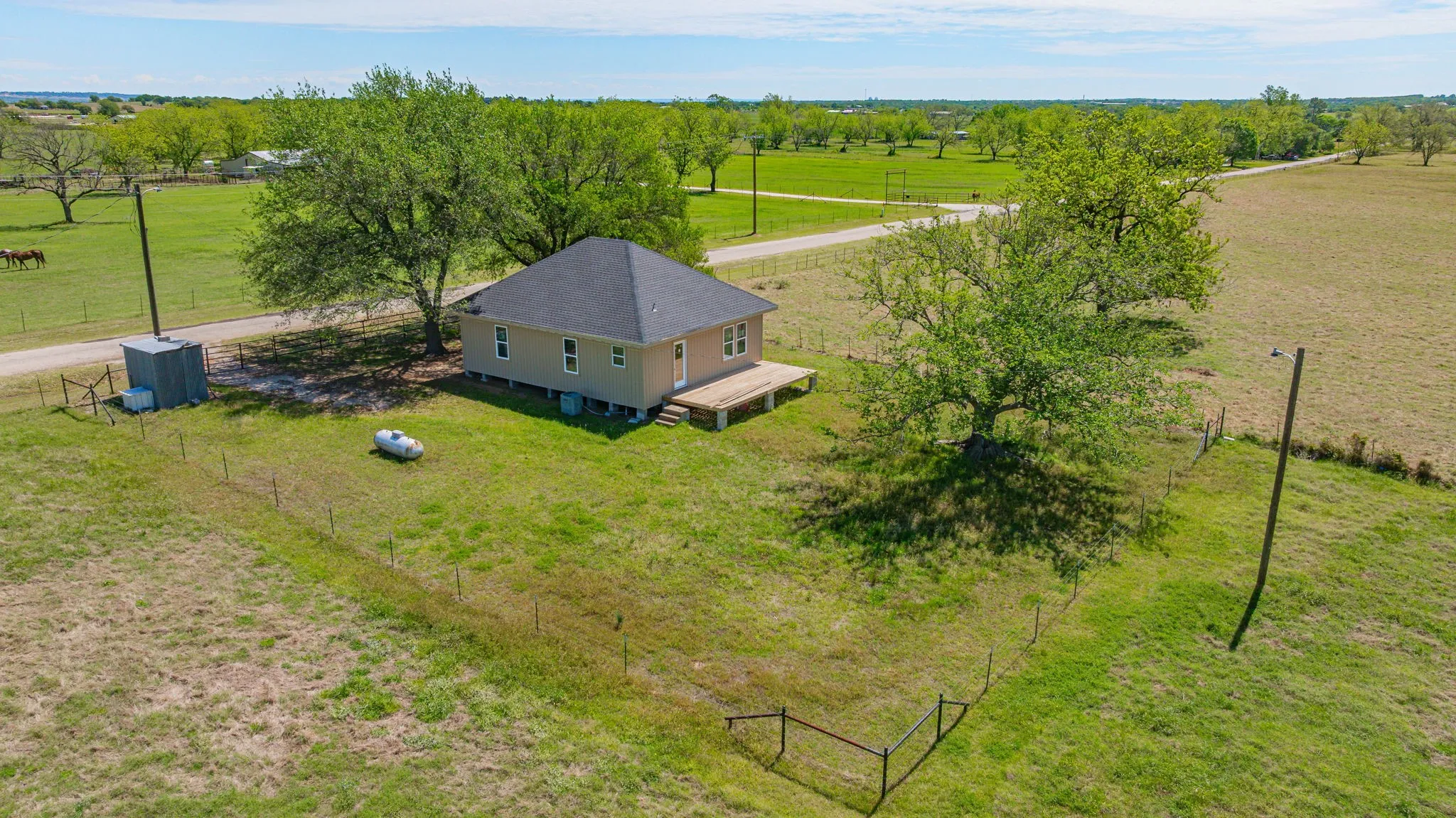 Single Family Residence For Sale in Hood County , 2450 Wood Road, Tolar, Texas 76476, 5 Bedroom, 3 Bathroom, 2 Garage spaces, 3,544 Sqft, built in 2005, Preowned, Price $1,420,000, mls#21233892, Real Estate Agent in Tolar, Homes For Sale in Hood county, Homes For Sale in Tolar, Realtor in Tolar Texas, Real Estate Brokerage Independent Realty Texas, Luminita Cordes Realtor