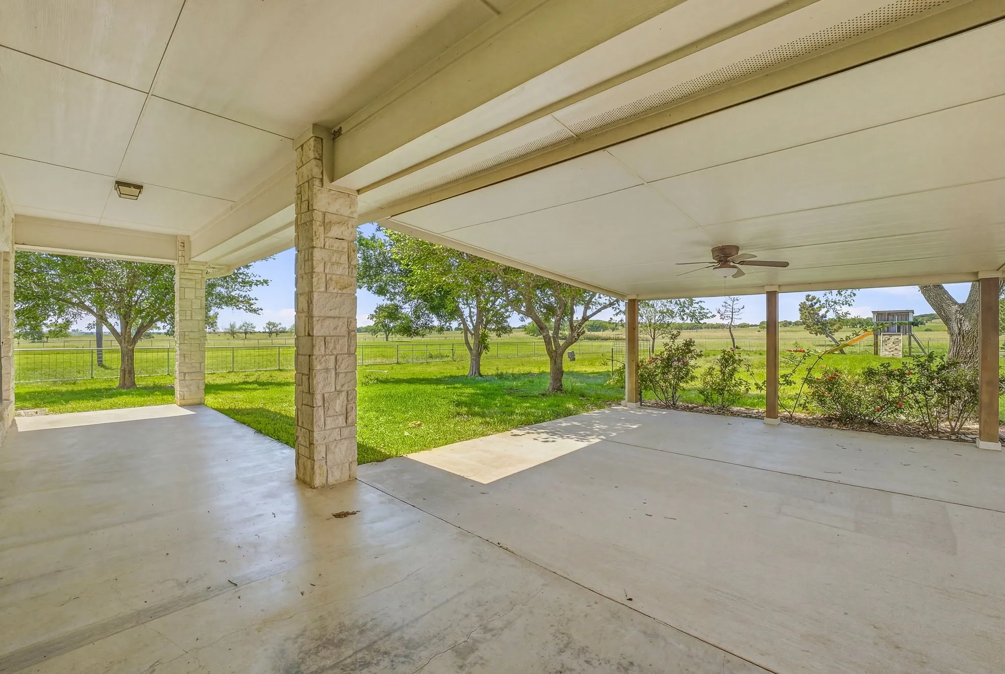Single Family Residence For Sale in Hood County , 2450 Wood Road, Tolar, Texas 76476, 5 Bedroom, 3 Bathroom, 2 Garage spaces, 3,544 Sqft, built in 2005, Preowned, Price $1,420,000, mls#21233892, Real Estate Agent in Tolar, Homes For Sale in Hood county, Homes For Sale in Tolar, Realtor in Tolar Texas, Real Estate Brokerage Independent Realty Texas, Luminita Cordes Realtor