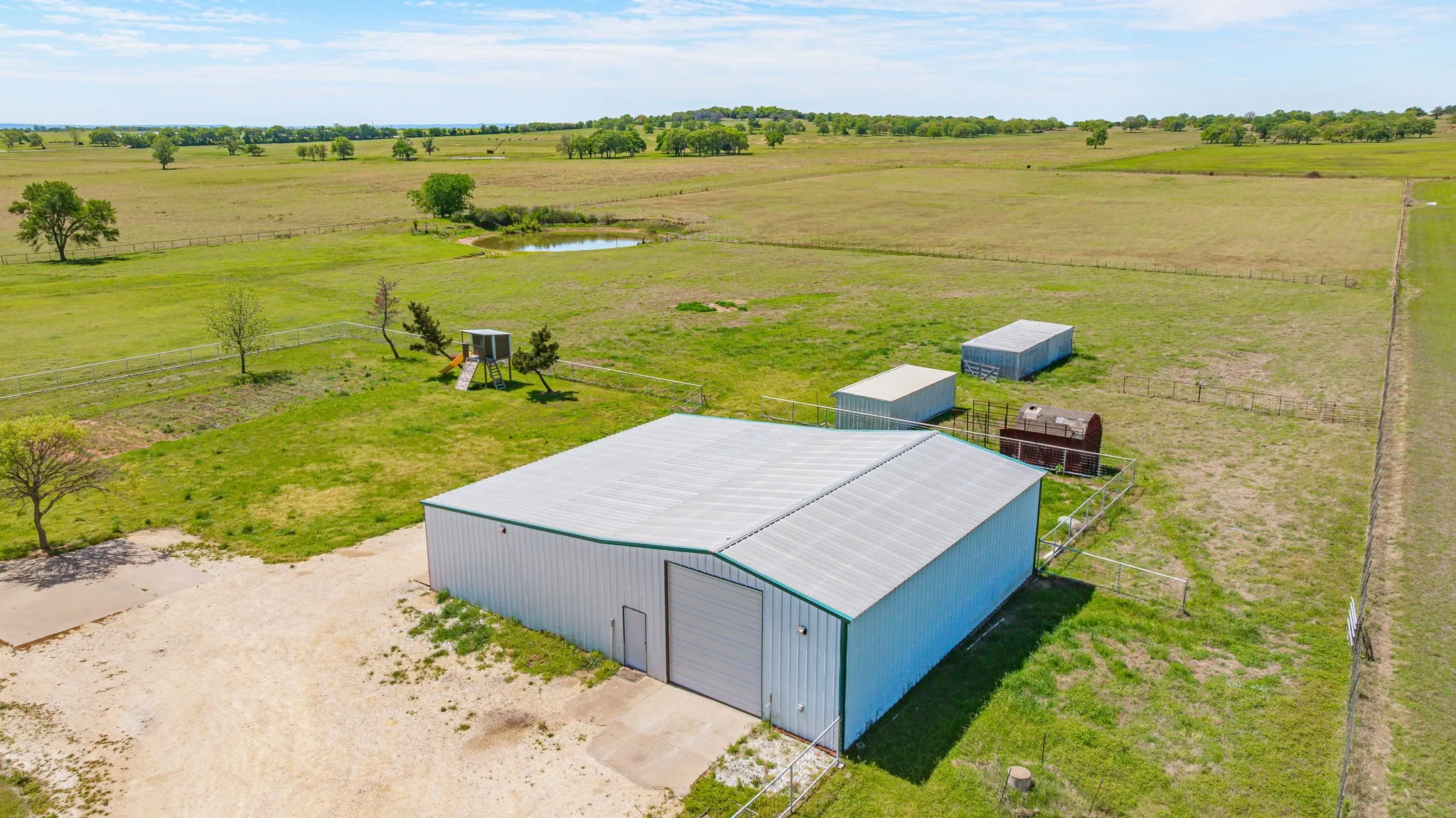 Single Family Residence For Sale in Hood County , 2450 Wood Road, Tolar, Texas 76476, 5 Bedroom, 3 Bathroom, 2 Garage spaces, 3,544 Sqft, built in 2005, Preowned, Price $1,420,000, mls#21233892, Real Estate Agent in Tolar, Homes For Sale in Hood county, Homes For Sale in Tolar, Realtor in Tolar Texas, Real Estate Brokerage Independent Realty Texas, Luminita Cordes Realtor