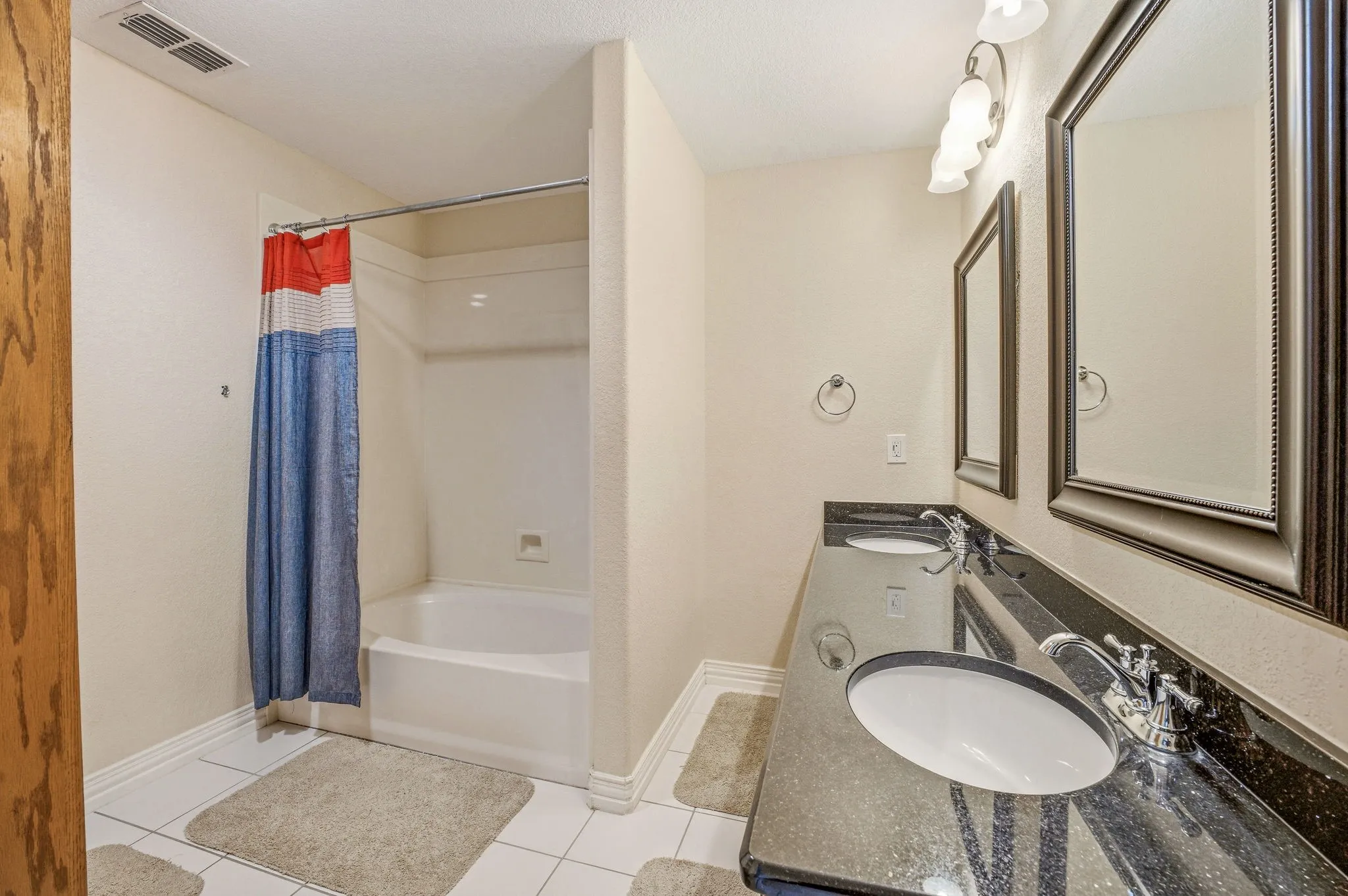 Single Family Residence For Sale in Hood County , 2450 Wood Road, Tolar, Texas 76476, 5 Bedroom, 3 Bathroom, 2 Garage spaces, 3,544 Sqft, built in 2005, Preowned, Price $1,420,000, mls#21233892, Real Estate Agent in Tolar, Homes For Sale in Hood county, Homes For Sale in Tolar, Realtor in Tolar Texas, Real Estate Brokerage Independent Realty Texas, Luminita Cordes Realtor