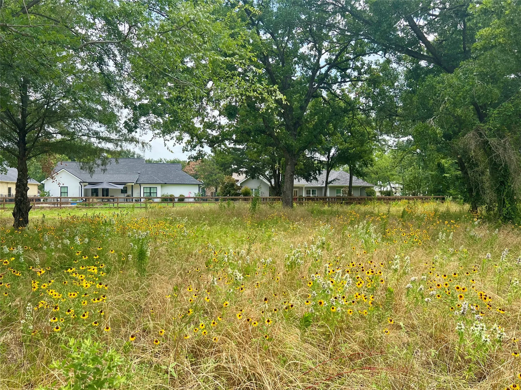 Unimproved Land For Sale in Kaufman County , 711 Clubview Drive, Mabank, Texas 75143, 0, 0, Garage spaces, 0 Sqft, built in 0, mls#21234110, Real Estate Agent in Mabank, Homes For Sale in Kaufman county, Homes For Sale in Mabank, Realtor in Mabank Texas, Real Estate Brokerage Independent Realty Texas, Luminita Cordes Realtor