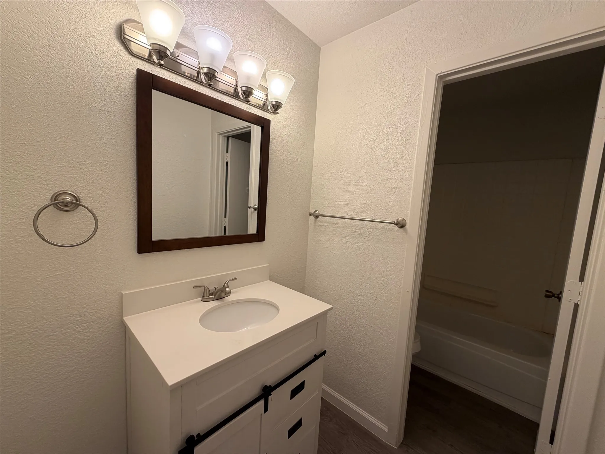 Apartment For Rent in Tarrant County , 109 Wildwood Court C, Grapevine, Texas 76051, 3 Bedroom, 2 Bathroom, Garage spaces, 1,064 Sqft, built in 1985, mls#21234115, Real Estate Agent in Grapevine, Homes For Rent in Tarrant county, Homes For Rent in Grapevine, Realtor in Grapevine Texas, Real Estate Brokerage Independent Realty Texas, Luminita Cordes Realtor