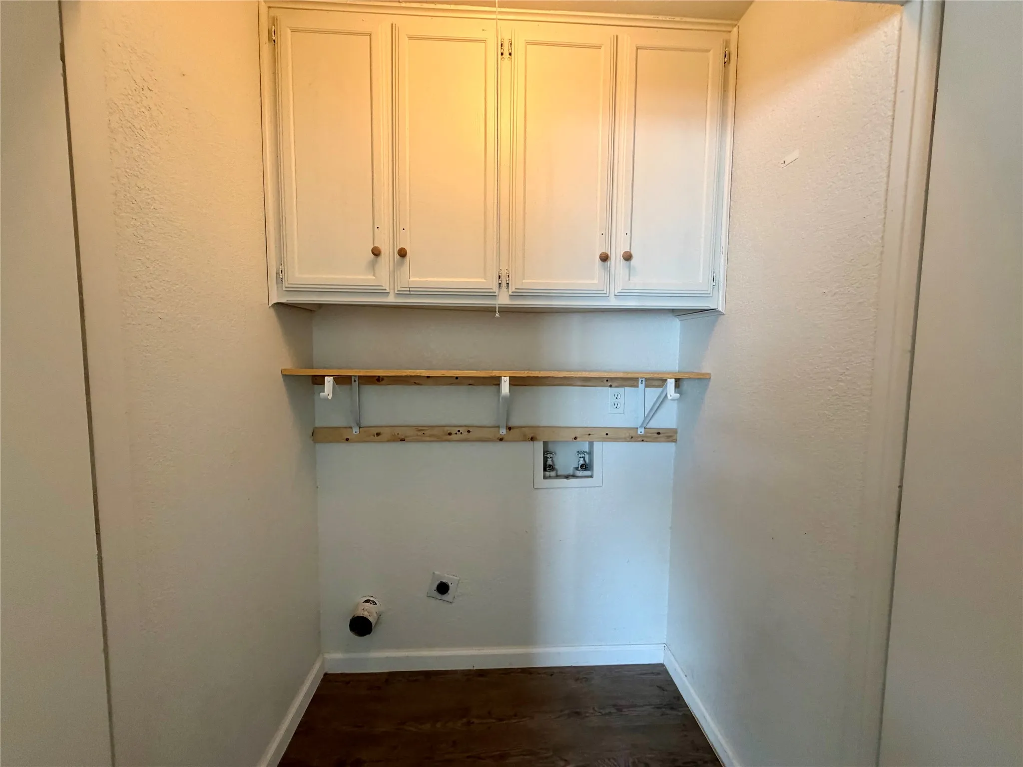 Apartment For Rent in Tarrant County , 109 Wildwood Court C, Grapevine, Texas 76051, 3 Bedroom, 2 Bathroom, Garage spaces, 1,064 Sqft, built in 1985, mls#21234115, Real Estate Agent in Grapevine, Homes For Rent in Tarrant county, Homes For Rent in Grapevine, Realtor in Grapevine Texas, Real Estate Brokerage Independent Realty Texas, Luminita Cordes Realtor