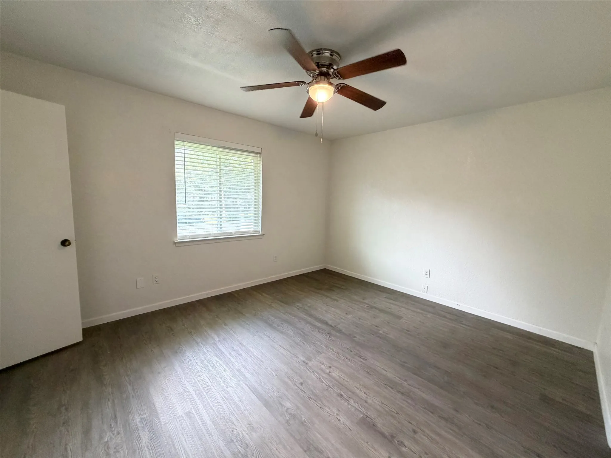 Apartment For Rent in Tarrant County , 109 Wildwood Court C, Grapevine, Texas 76051, 3 Bedroom, 2 Bathroom, Garage spaces, 1,064 Sqft, built in 1985, mls#21234115, Real Estate Agent in Grapevine, Homes For Rent in Tarrant county, Homes For Rent in Grapevine, Realtor in Grapevine Texas, Real Estate Brokerage Independent Realty Texas, Luminita Cordes Realtor