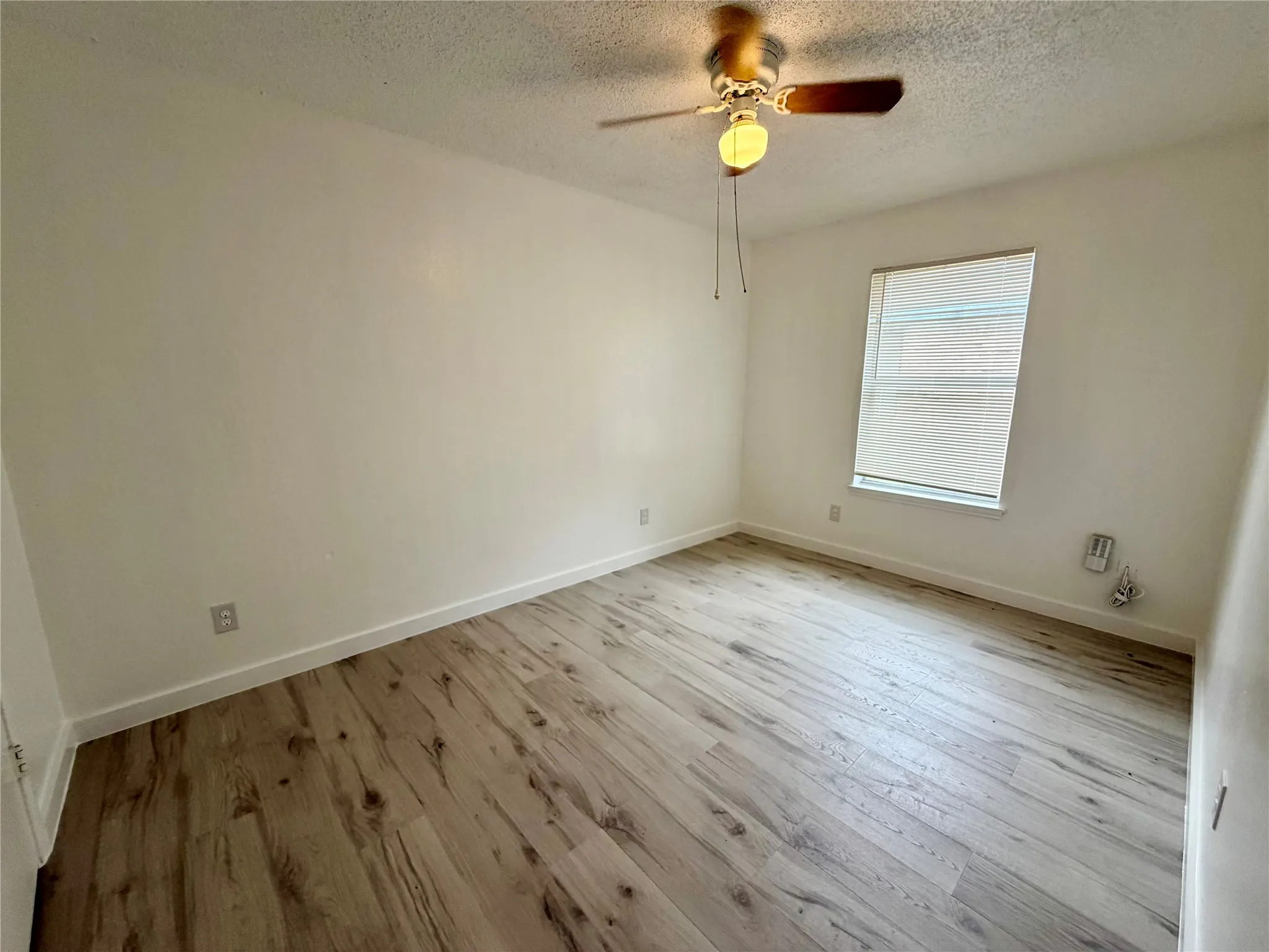 Apartment For Rent in Tarrant County , 109 Wildwood Court C, Grapevine, Texas 76051, 3 Bedroom, 2 Bathroom, Garage spaces, 1,064 Sqft, built in 1985, mls#21234115, Real Estate Agent in Grapevine, Homes For Rent in Tarrant county, Homes For Rent in Grapevine, Realtor in Grapevine Texas, Real Estate Brokerage Independent Realty Texas, Luminita Cordes Realtor