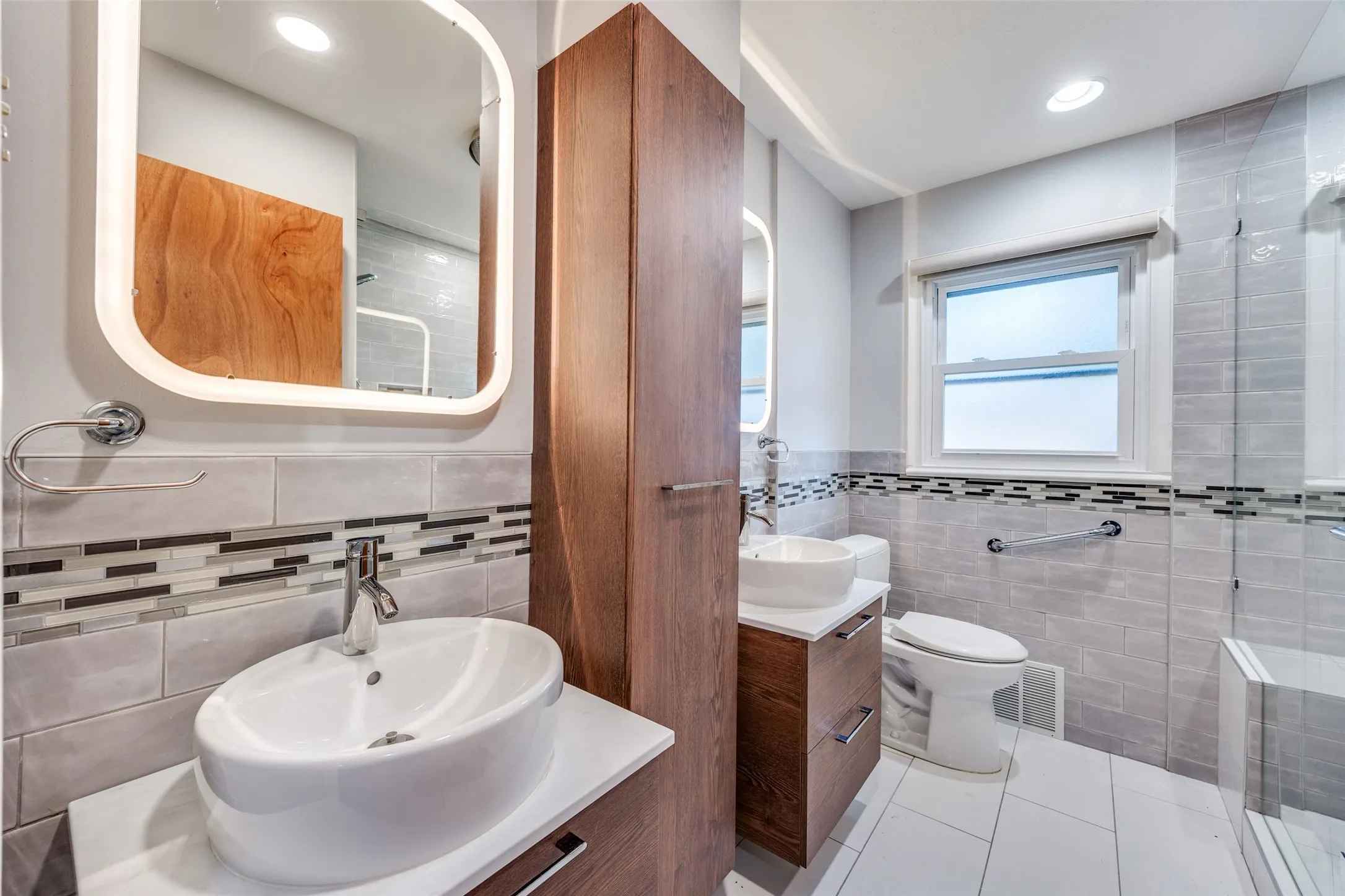 Single Family Residence For Sale in Dallas County , 3019 Sharpview Lane, Dallas, Texas 75228, 2 Bedroom, 1 Bathroom, 2 Garage spaces, 1,757 Sqft, built in 1963, Preowned, mls#21234137, Real Estate Agent in Dallas, Homes For Sale in Dallas county, Homes For Sale in Dallas, Realtor in Dallas Texas, Real Estate Brokerage Independent Realty Texas, Luminita Cordes Realtor