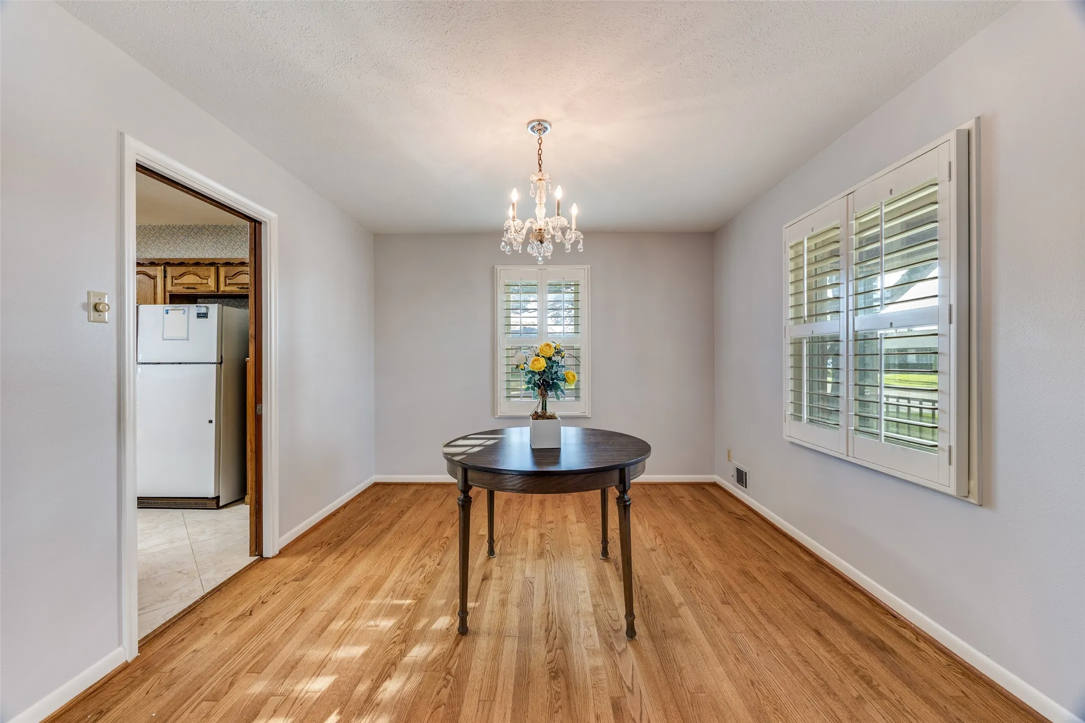 Single Family Residence For Sale in Dallas County , 3019 Sharpview Lane, Dallas, Texas 75228, 2 Bedroom, 1 Bathroom, 2 Garage spaces, 1,757 Sqft, built in 1963, Preowned, mls#21234137, Real Estate Agent in Dallas, Homes For Sale in Dallas county, Homes For Sale in Dallas, Realtor in Dallas Texas, Real Estate Brokerage Independent Realty Texas, Luminita Cordes Realtor