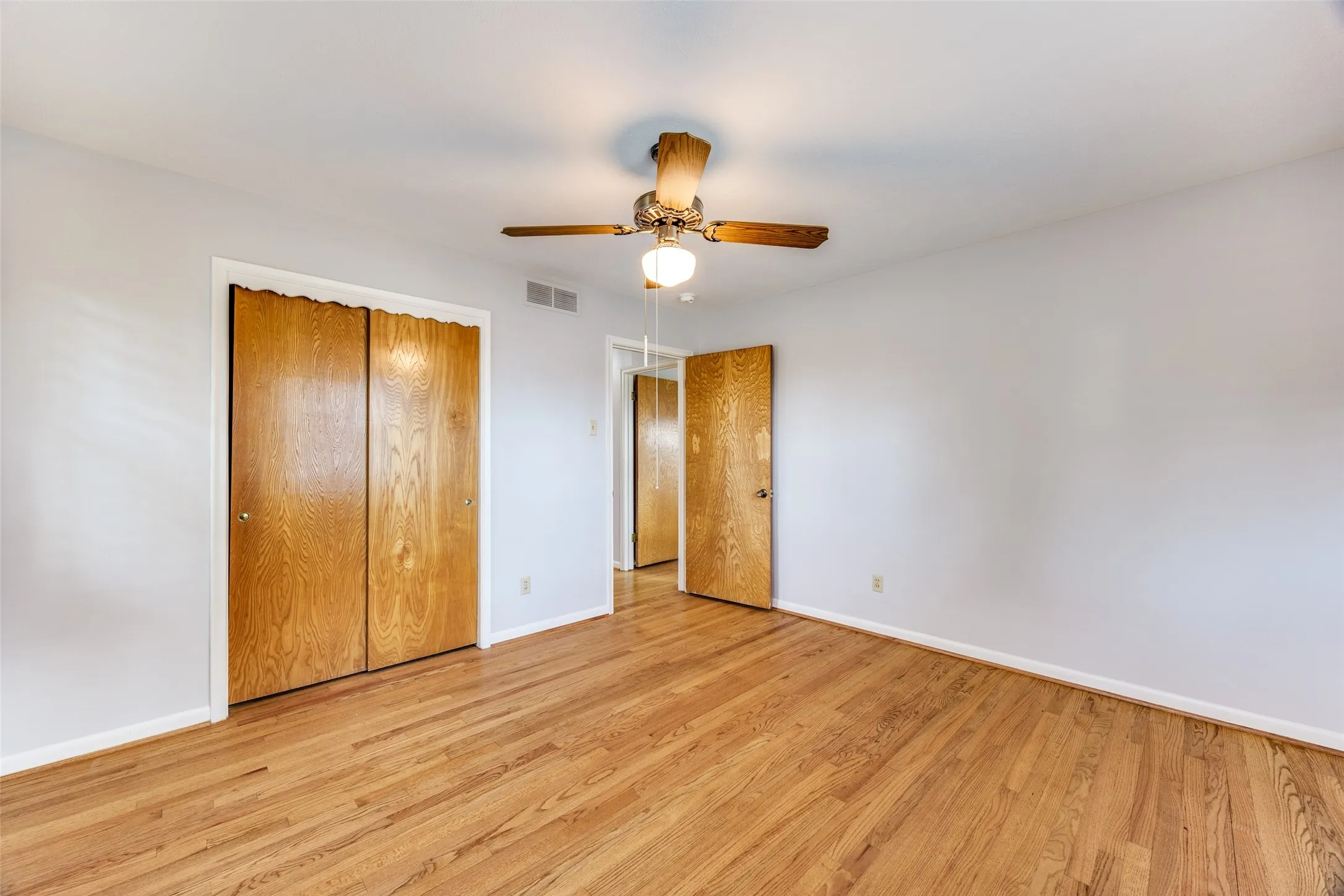 Single Family Residence For Sale in Dallas County , 3019 Sharpview Lane, Dallas, Texas 75228, 2 Bedroom, 1 Bathroom, 2 Garage spaces, 1,757 Sqft, built in 1963, Preowned, mls#21234137, Real Estate Agent in Dallas, Homes For Sale in Dallas county, Homes For Sale in Dallas, Realtor in Dallas Texas, Real Estate Brokerage Independent Realty Texas, Luminita Cordes Realtor